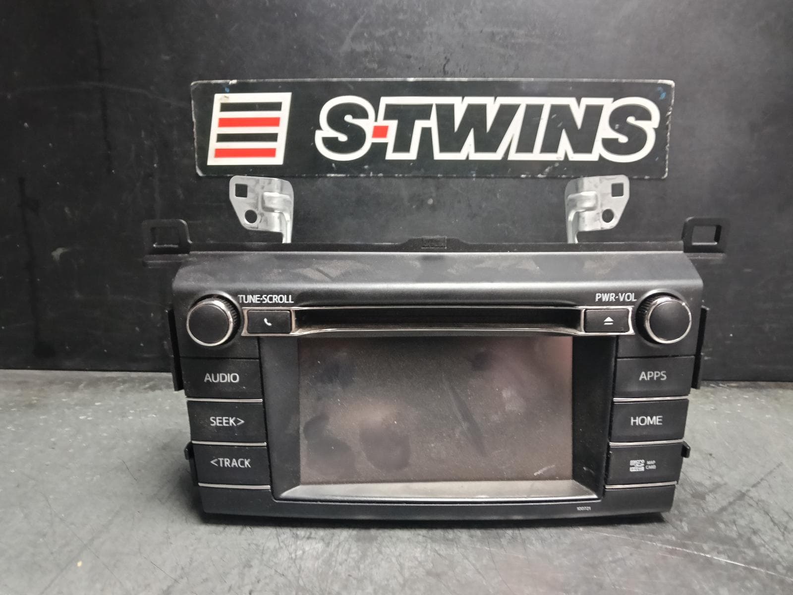 Used auto part listing image: 2017 TOYOTA RAV4 CD PLAYER, XA40, 12/12-12/18 0000412088