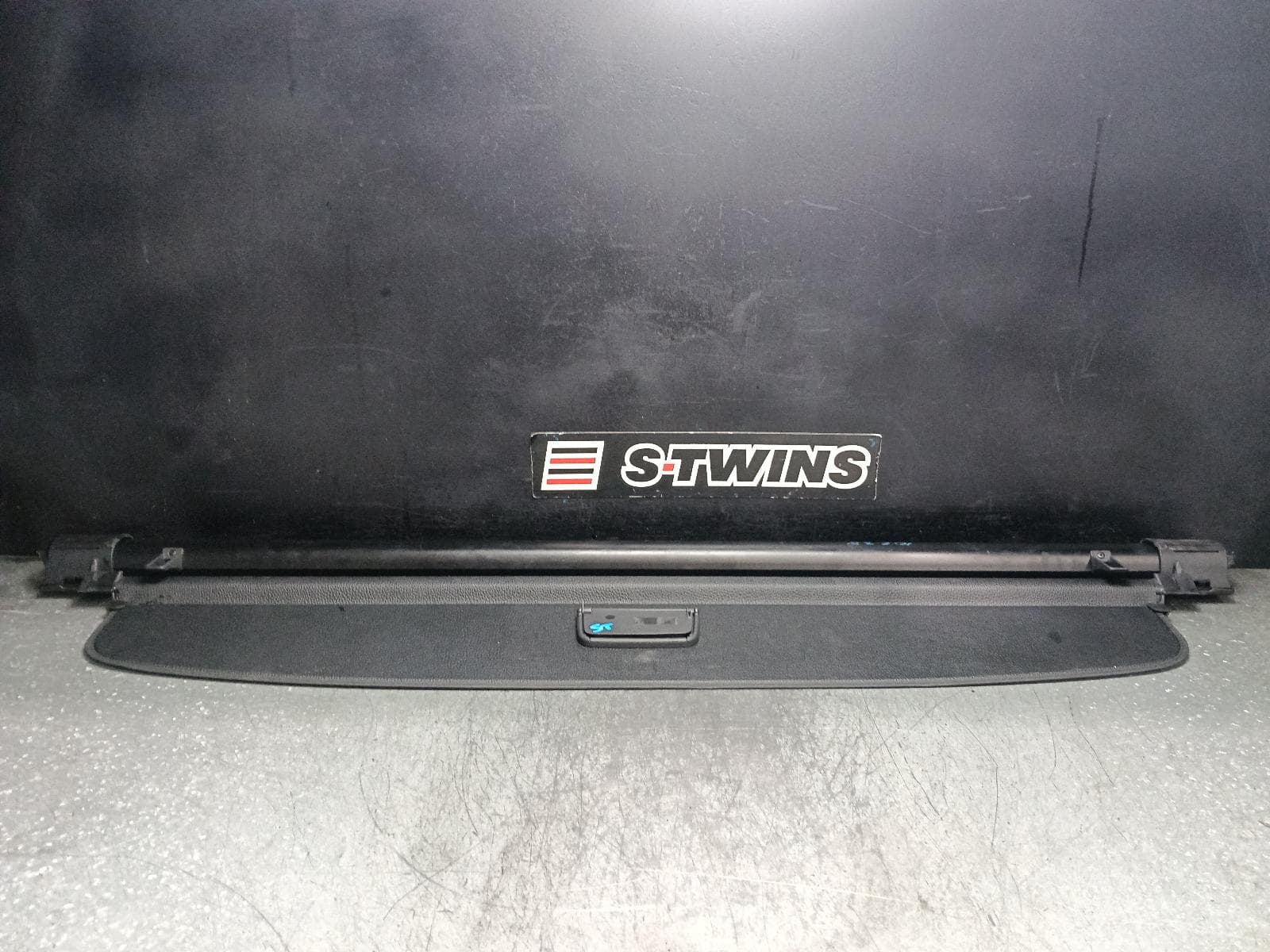 Used auto part listing image: 2016 VOLKSWAGEN GOLF PARCEL SHELF CARGO BLIND GEN 7, WAGON, 11/12-08/20 0000405615