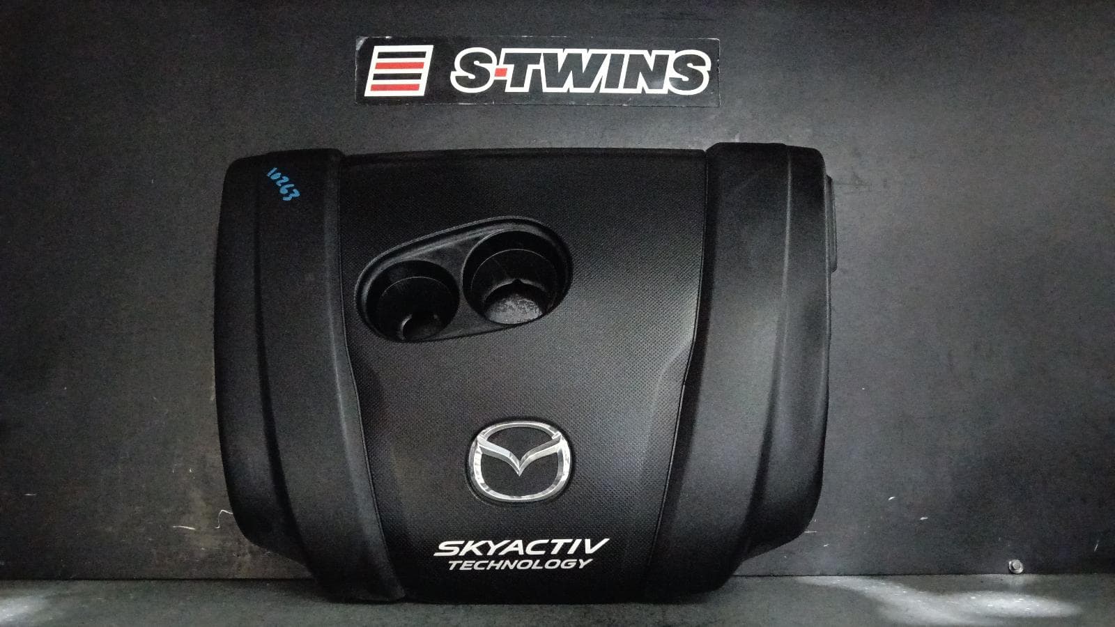 Used auto part listing image: 2017 MAZDA CX3 ENGINE COVER PETROL, 2.0, PE-VPS, SkyActiv-G, DK, 03/15- 0000401799