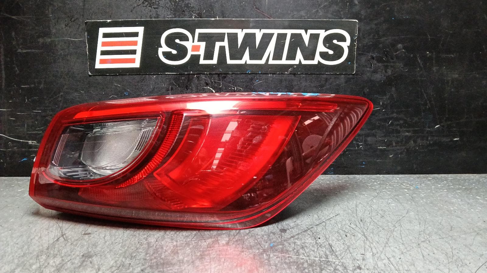 Used auto part listing image: 2017 MAZDA CX3 RIGHT TAILLIGHT DK, IN BODY, LED TYPE, 03/15-05/18 0000401806