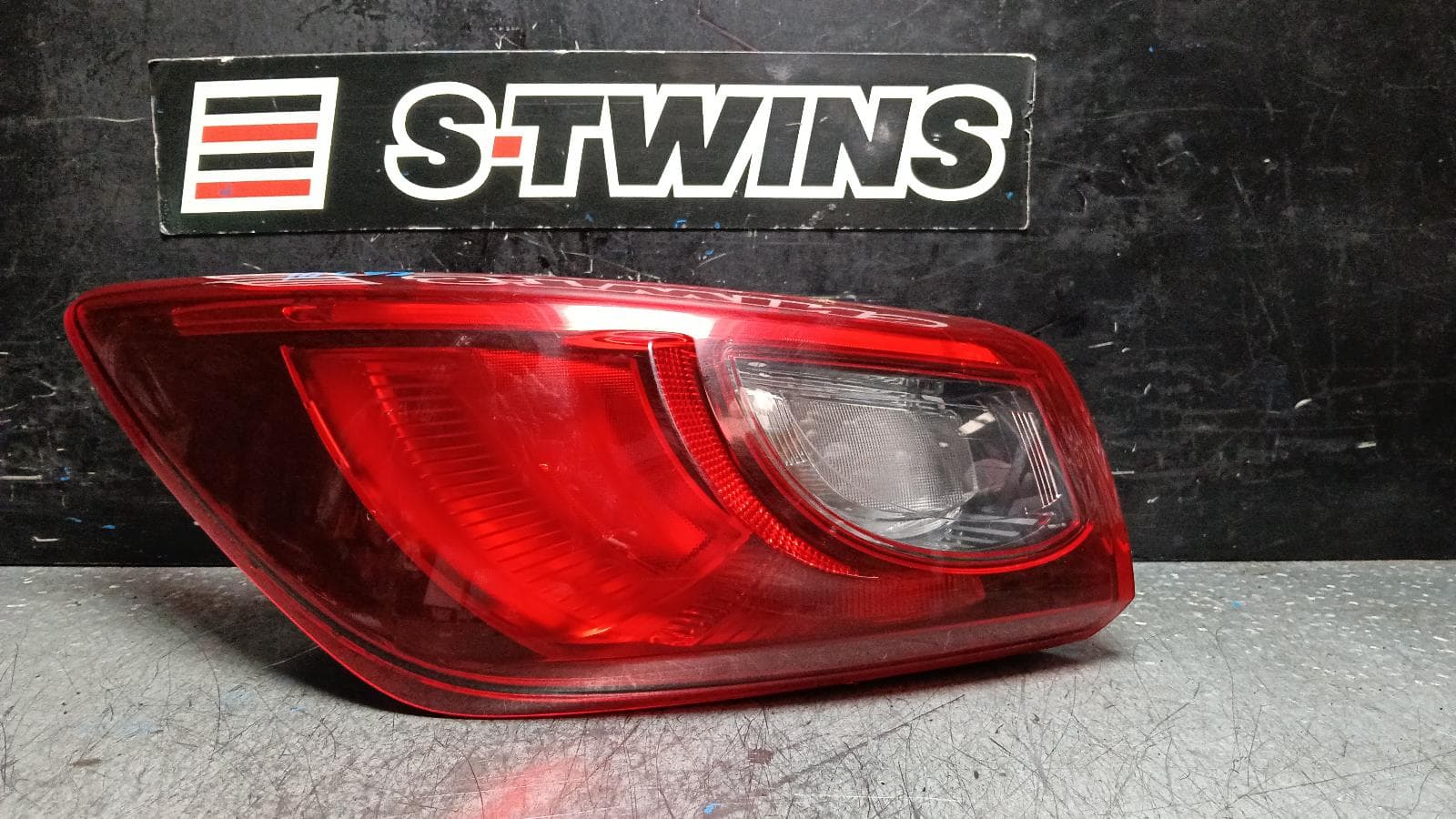Used auto part listing image: 2017 MAZDA CX3 LEFT TAILLIGHT DK, IN BODY, W/ LED TYPE, 03/15-05/18 0000401807