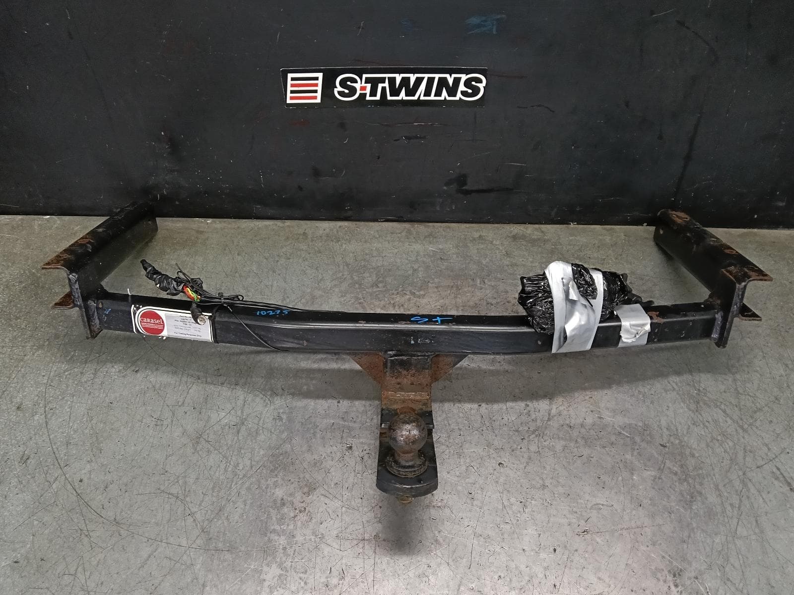 Used auto part listing image: 2010 HOLDEN COMMODORE TOWBAR VE, WAGON, 08/06-05/13 0000407077