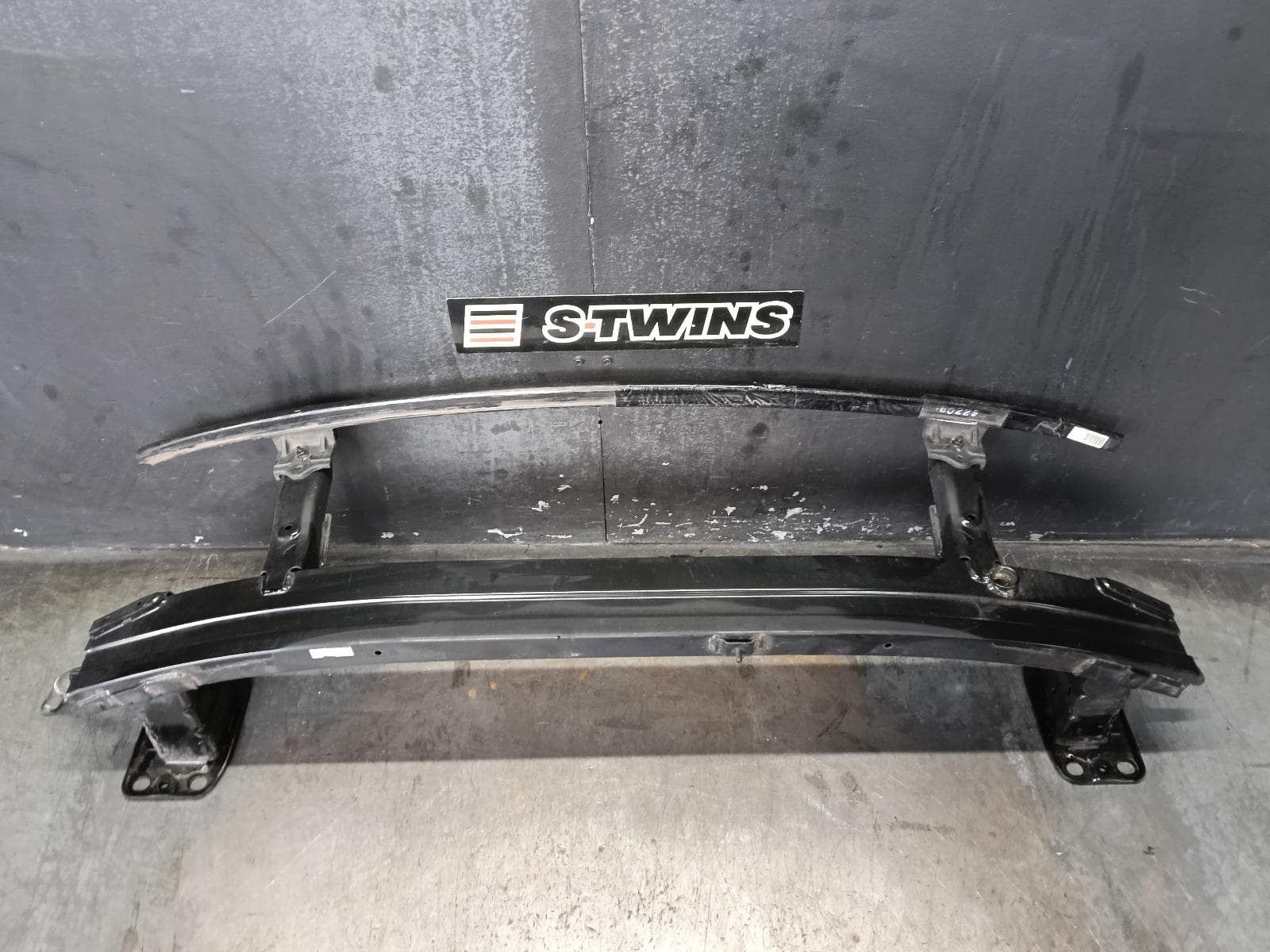 Used auto part listing image: 2016 HYUNDAI SONATA F BAR REINFORC BRACK MAIN REINFORCEMENT, LF, PREMIUM, 10/14-07/17 0000380565