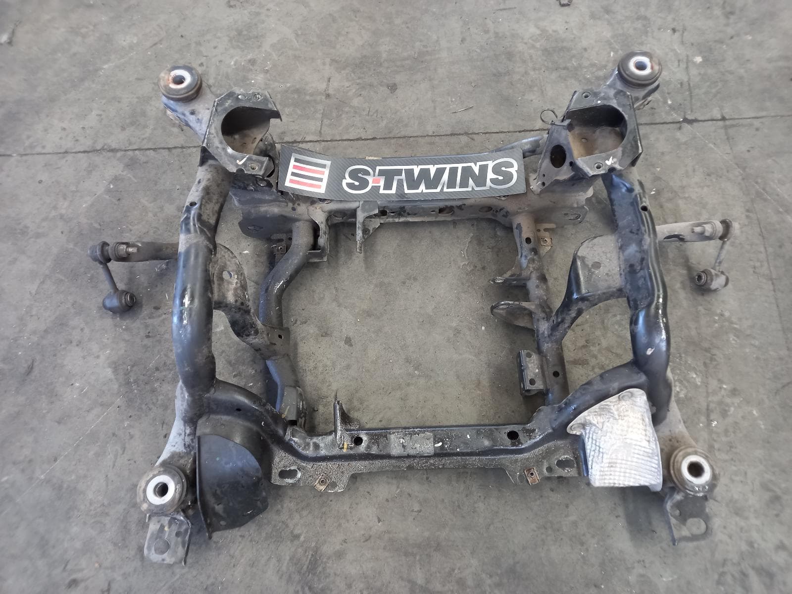 Used auto part listing image: 2016 JEEP GRANDCHEROKEE R BEAM CRADLE XMEMBR WK, 10/10-09/16 0000382304
