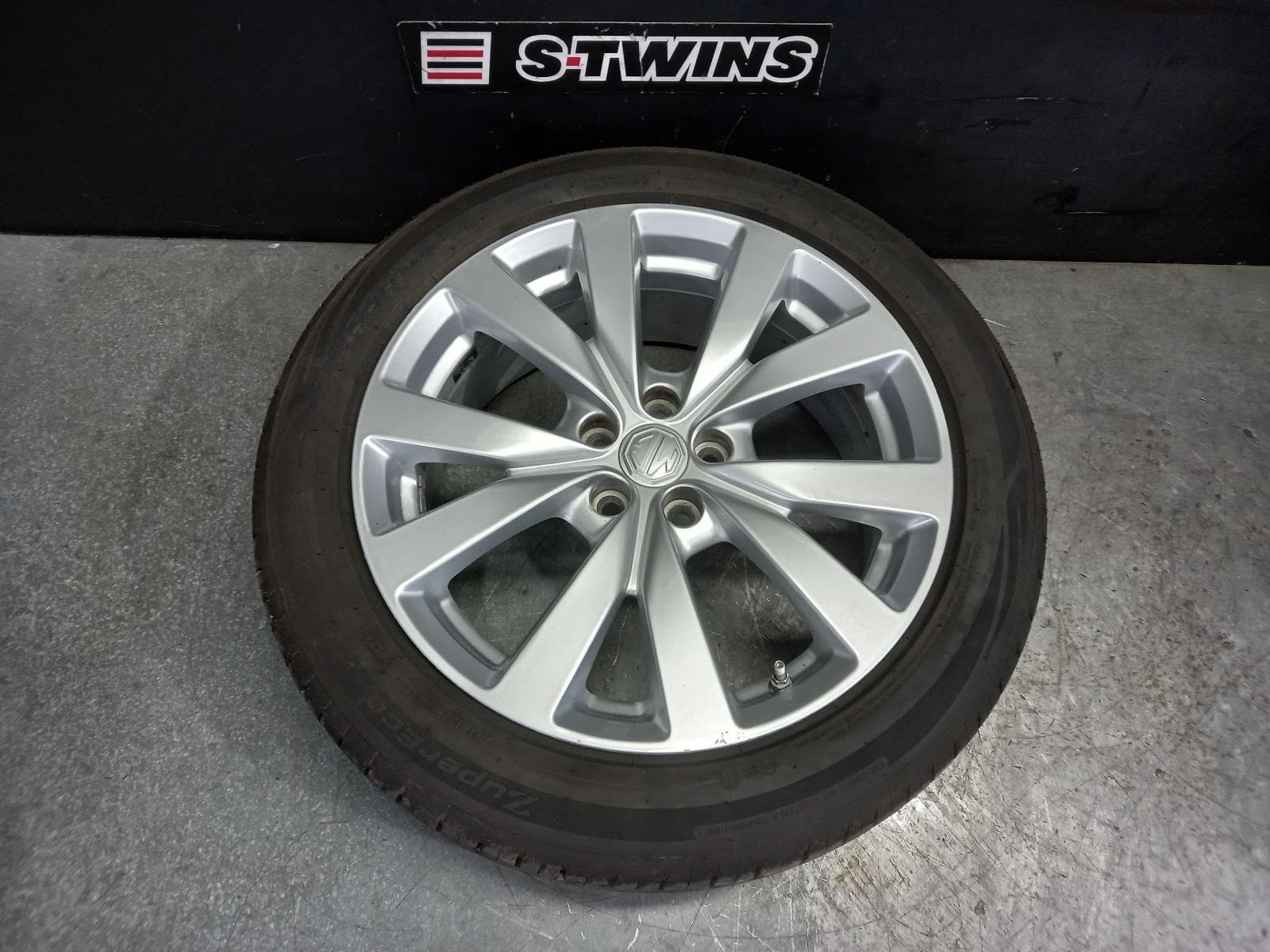 Used auto part listing image: 2020 MG ZS WHEEL MAG FACTORY, 17X6.5IN, 5 DOUBLE SPOKE, AZS1, 09/17- 0000404424