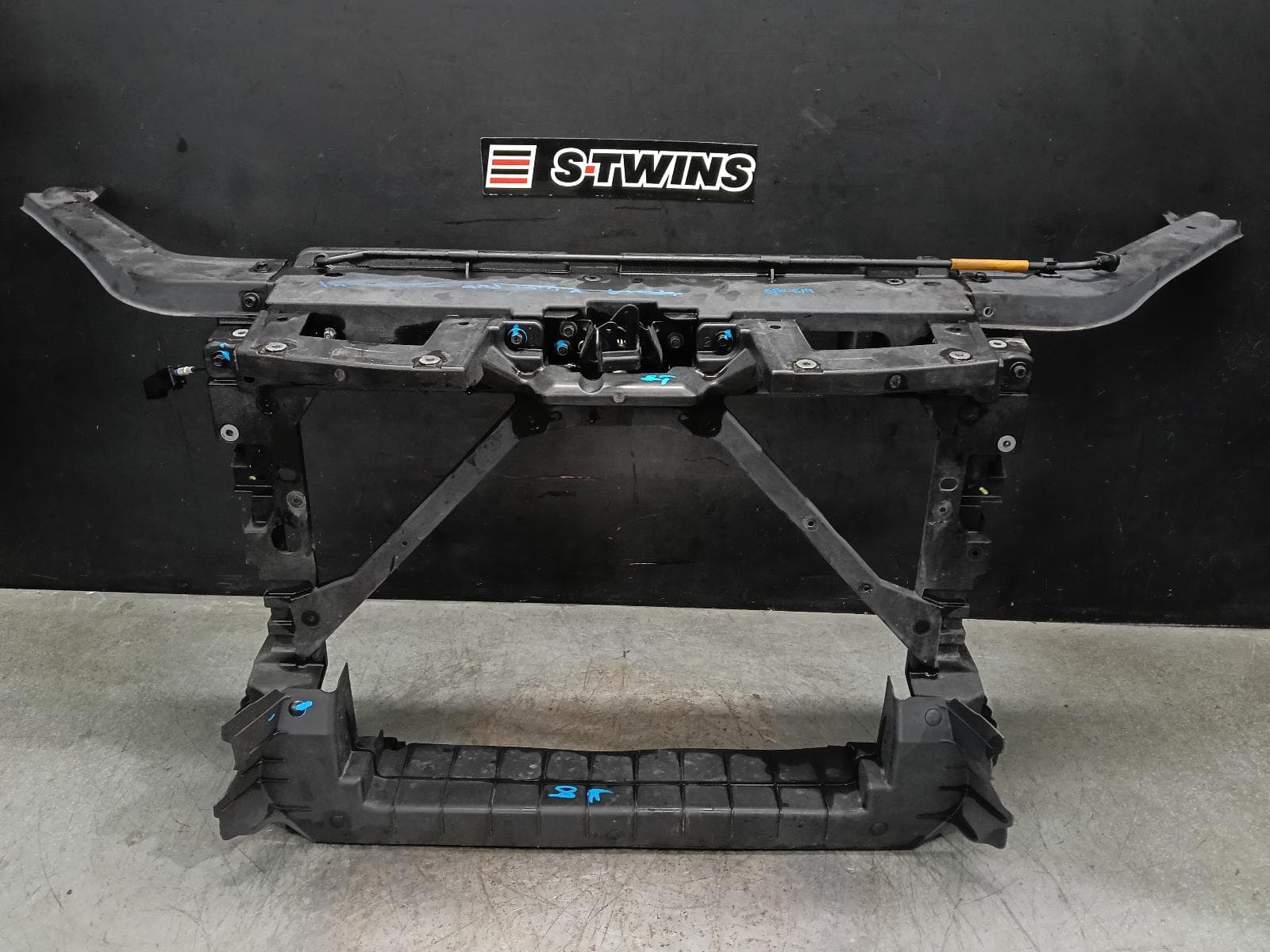 Used auto part listing image: 2020 MG ZS RADIATOR SUPPORT AZS1, 09/17-06/25 0000404428