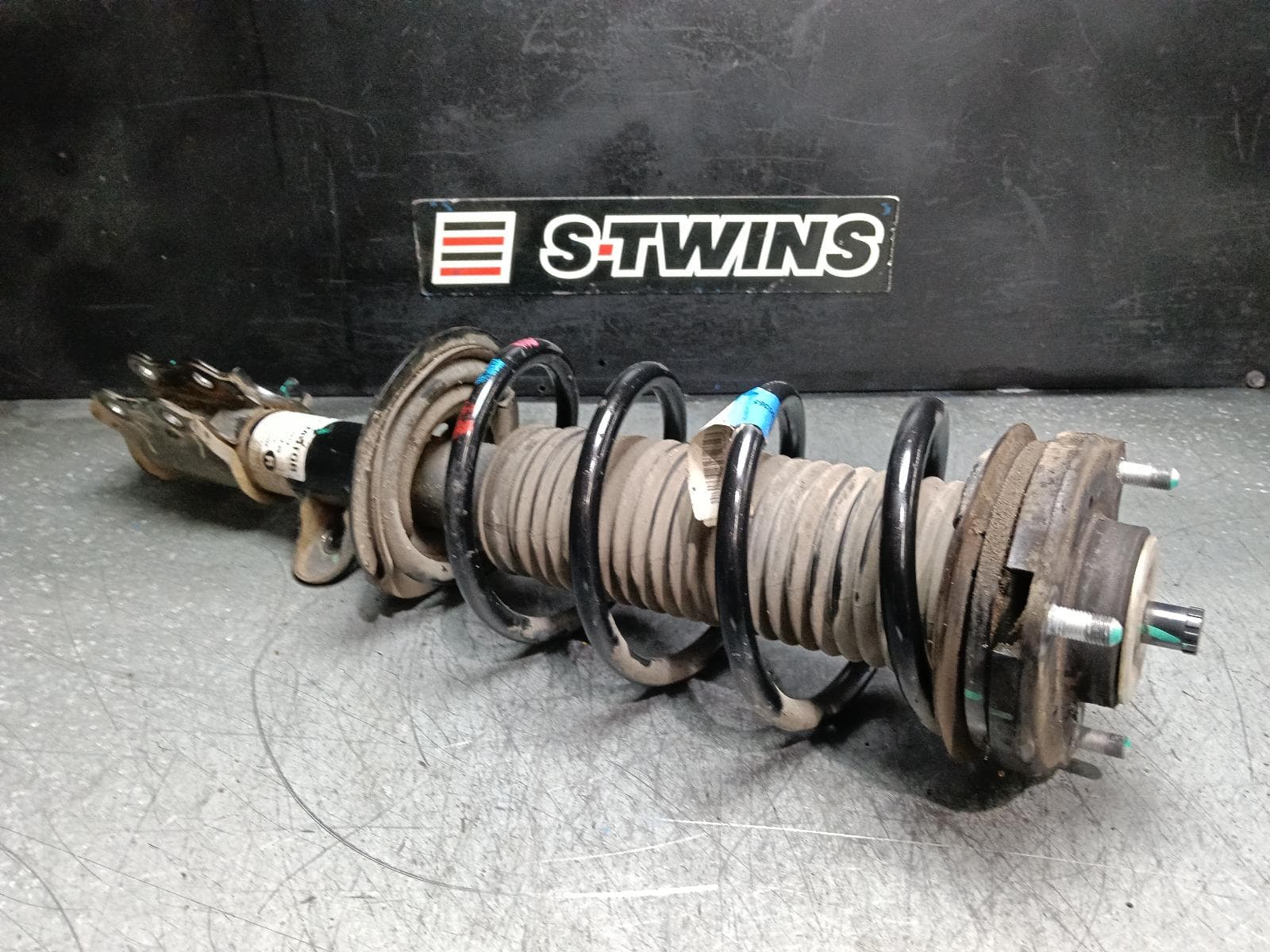 Used auto part listing image: 2020 MG ZS RIGHT FRONT STRUT AZS1, 09/17-06/25 0000404437