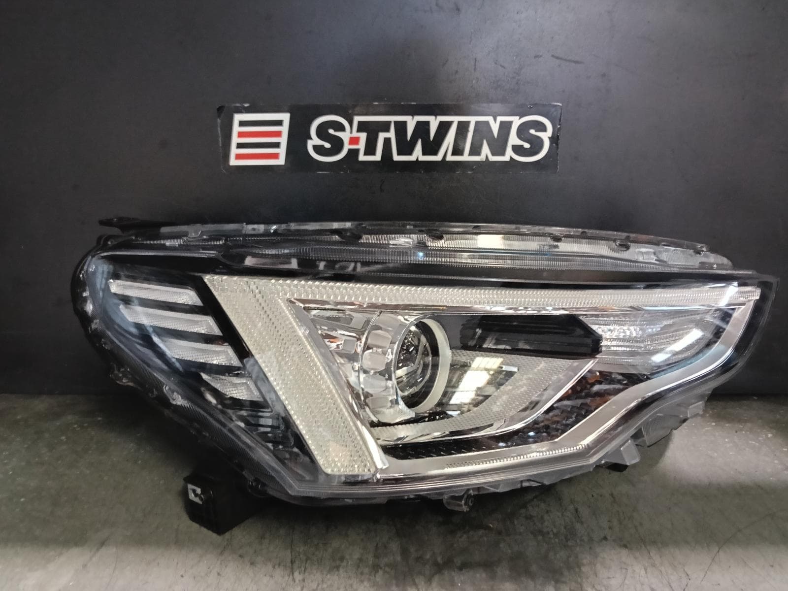 Used auto part listing image: 2025 HAVAL JOLION RIGHT HEADLAMP A02, W/ HALOGEN TYPE, 04/24- 0000406647