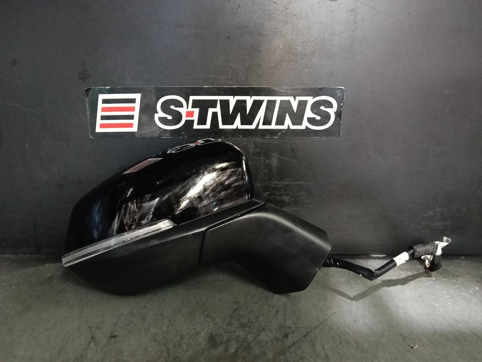 Used auto part listing image: 2025 HAVAL JOLION RIGHT DOOR MIRROR A02, W/ MANUAL FOLD, NON HEATED, NON CAMERA TYPE, 04/24- 0000406650