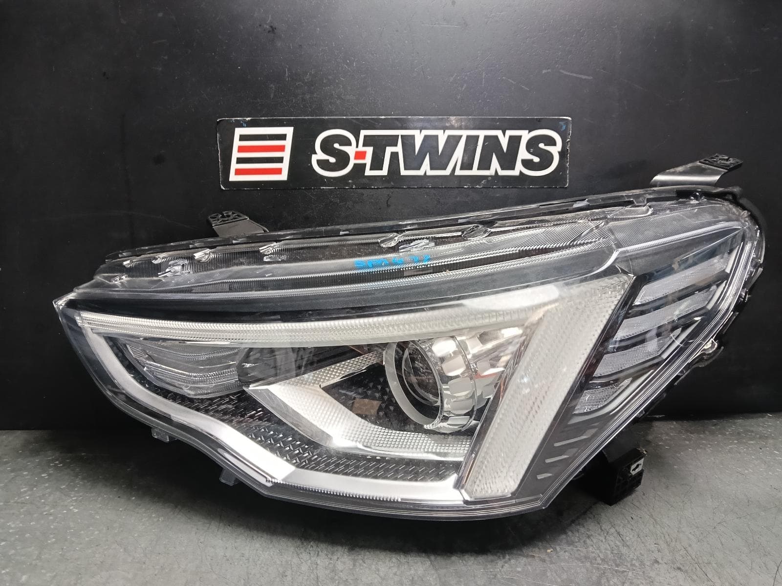 Used auto part listing image: 2025 HAVAL JOLION LEFT HEADLAMP A02, W/ HALOGEN TYPE, 04/24- 0000406651