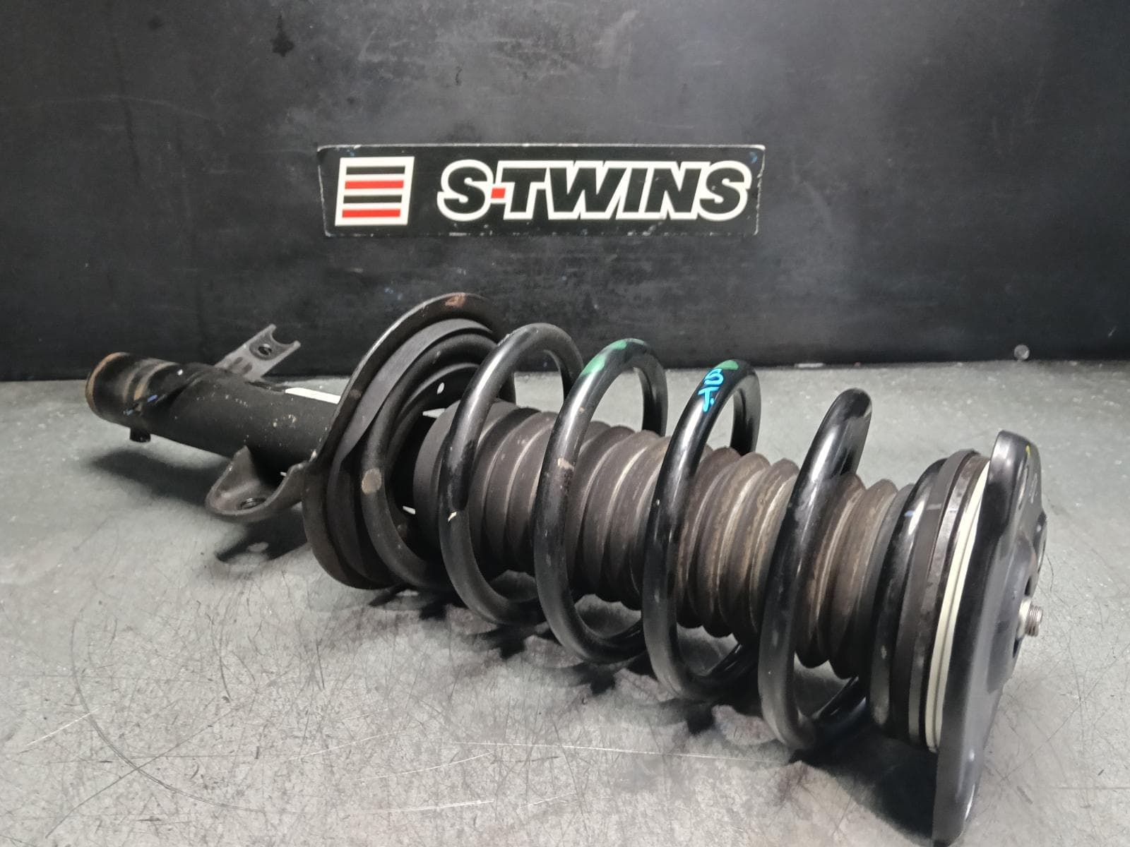Used auto part listing image: 2025 HAVAL JOLION LEFT FRONT STRUT A02, 04/24- 0000406659