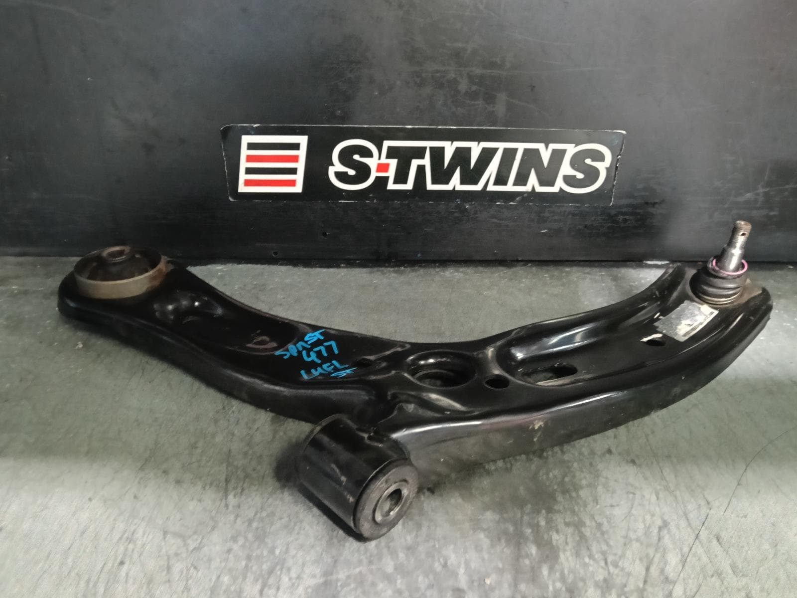 Used auto part listing image: 2025 HAVAL JOLION LEFT FRONT LOWER CONTROL ARM A02, 04/24- 0000406660