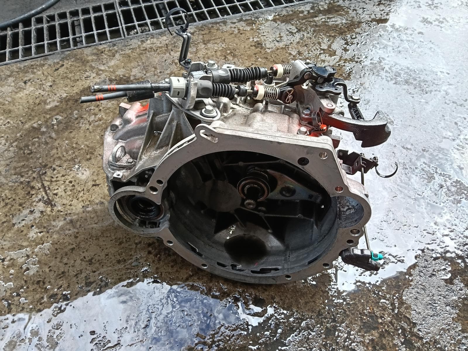 Used auto part listing image: 2017 HYUNDAI TUCSON TRANS GEARBOX MANUAL, FWD, PETROL, 2.0, G4NC, 6 SPEED, TL, 05/17-01/21 0000380128