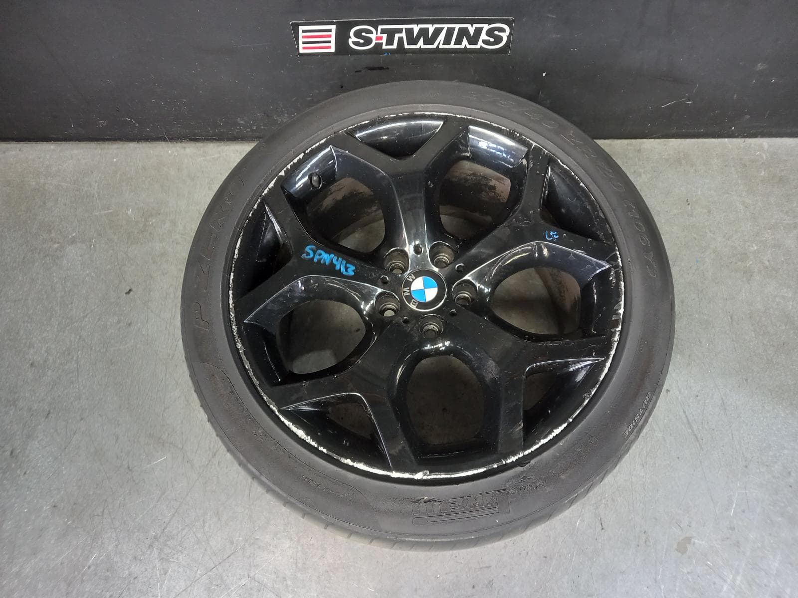 Used auto part listing image: 2011 BMW X6 WHEEL MAG E71, 07/08-04/12 0000389951