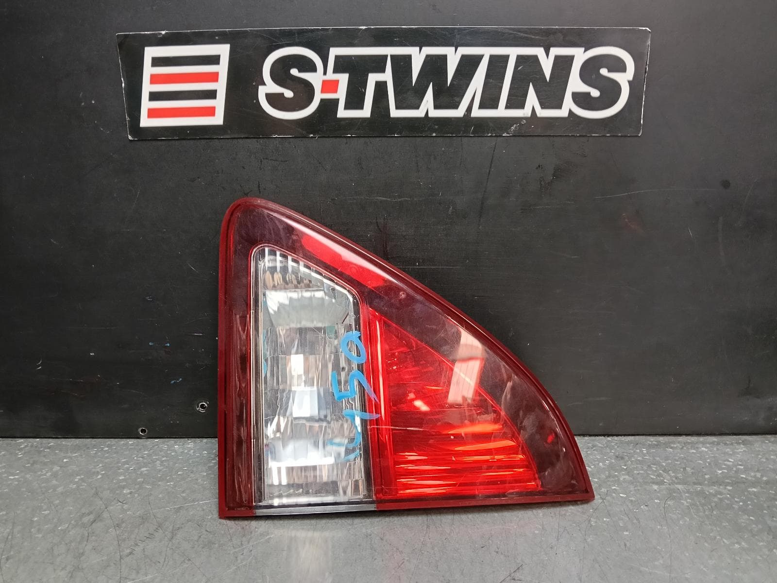 Used auto part listing image: 2019 MAZDA BT50 REAR GARNISH TAILGATE LAMP (RH SIDE), W/ RED SURROUND TYPE, UP-UR, 10/11-06/20 0000380658