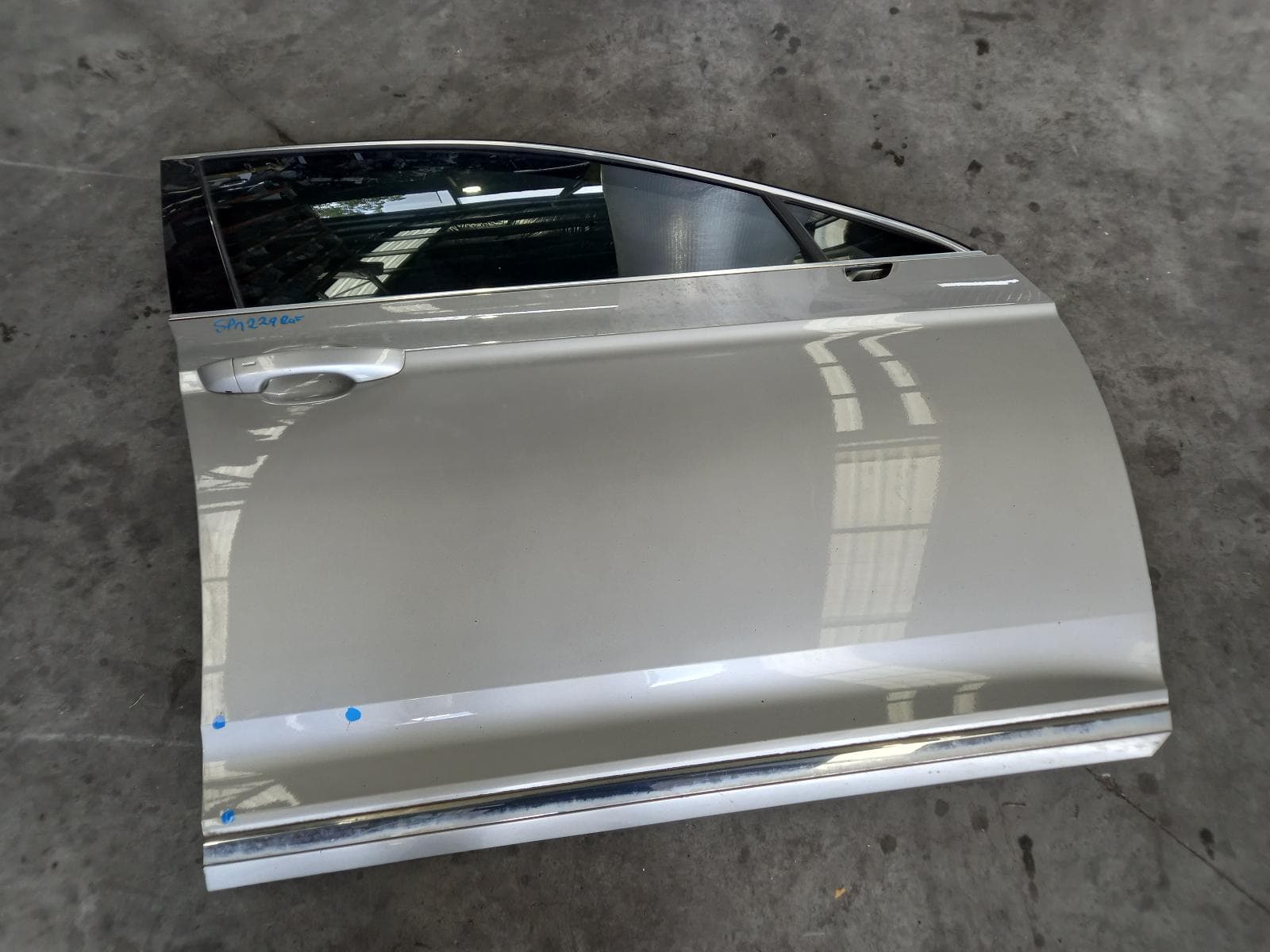 Used auto part listing image: 2016 VOLKSWAGEN PASSAT RIGHT FRONT DOOR B8/MK7, 06/15-05/23 0000400873