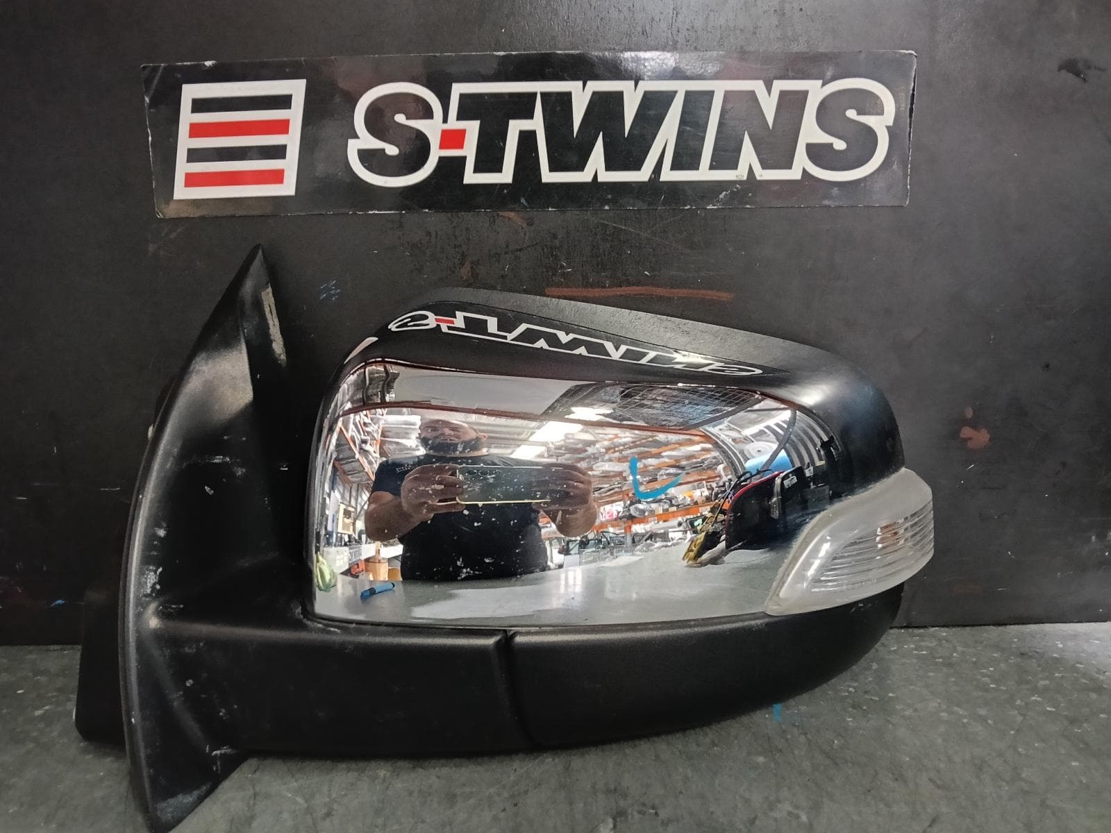 Used auto part listing image: 2018 FORD RANGER LEFT DOOR MIRROR XLT, CHROME, POWER FOLD, W/ INDICATOR & HEATED TYPE, PX SERIES 2-3, 06/15-04/22 0000387852