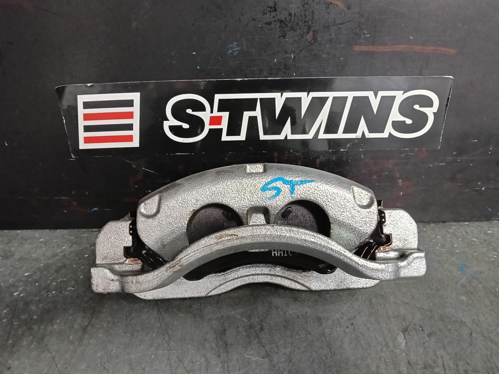 Used auto part listing image: 2018 FORD RANGER CALIPER LH FRONT, PX SERIES 1-3, 2WD LOW/HI-RIDE/4WD, 06/11-04/22 0000387856