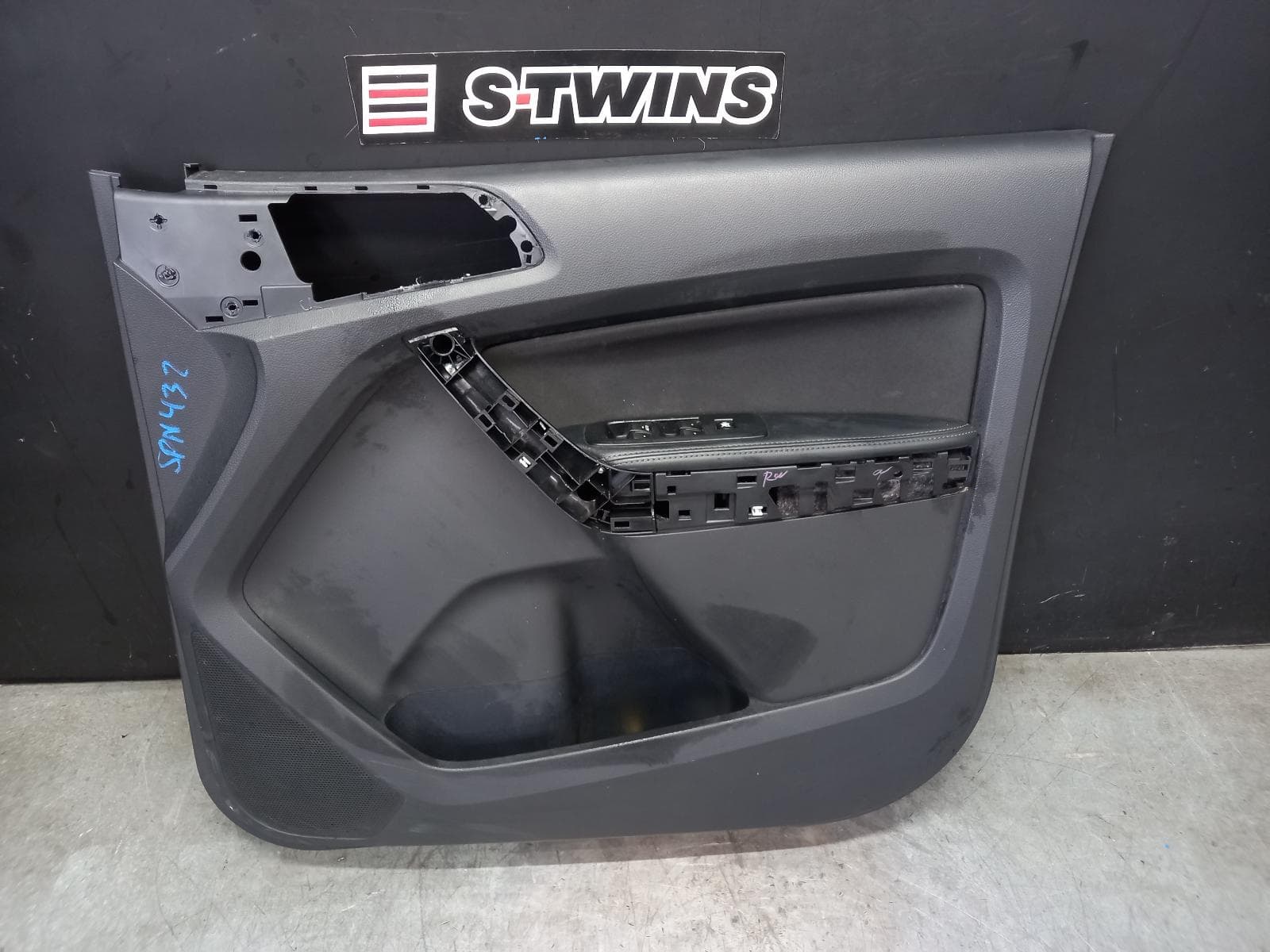 Used auto part listing image: 2018 FORD RANGER DOOR TRIM PX SERIES 2-3, RH FRONT, DUAL CAB, XLT, 06/15-04/22 0000387859
