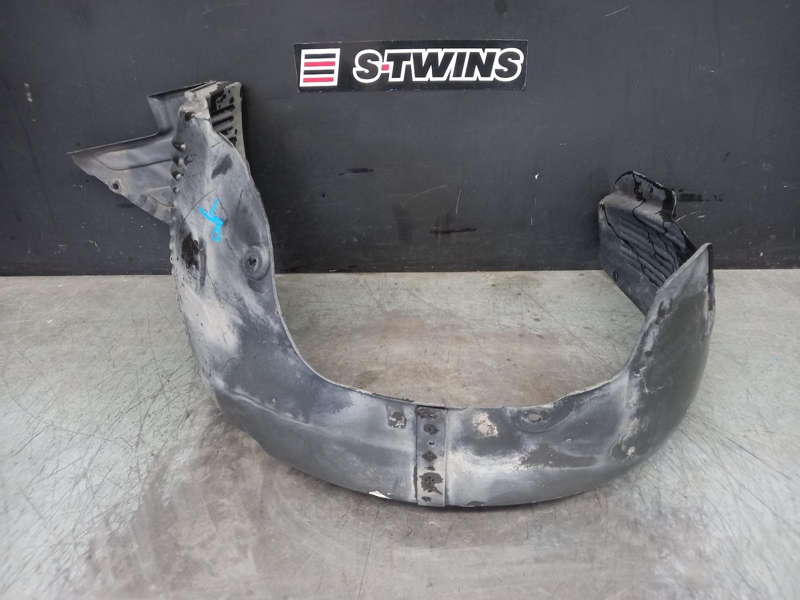 Used auto part listing image: 2014 HYUNDAI I30 LEFT GUARD LINER FRONT, GD, WAGON/3DR HATCH, 03/12-02/17 0000389930