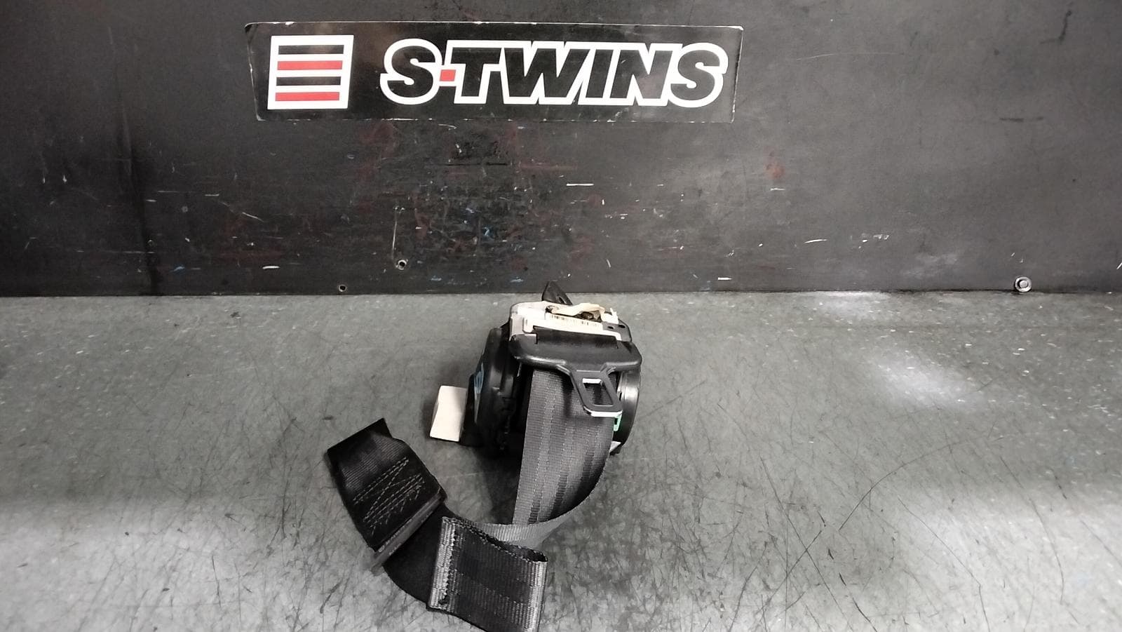 Used auto part listing image: 2014 HYUNDAI I30 SEAT BELT STALK RH REAR, SEAT BELT ONLY, GD, WAGON, 03/12-02/17 0000389944