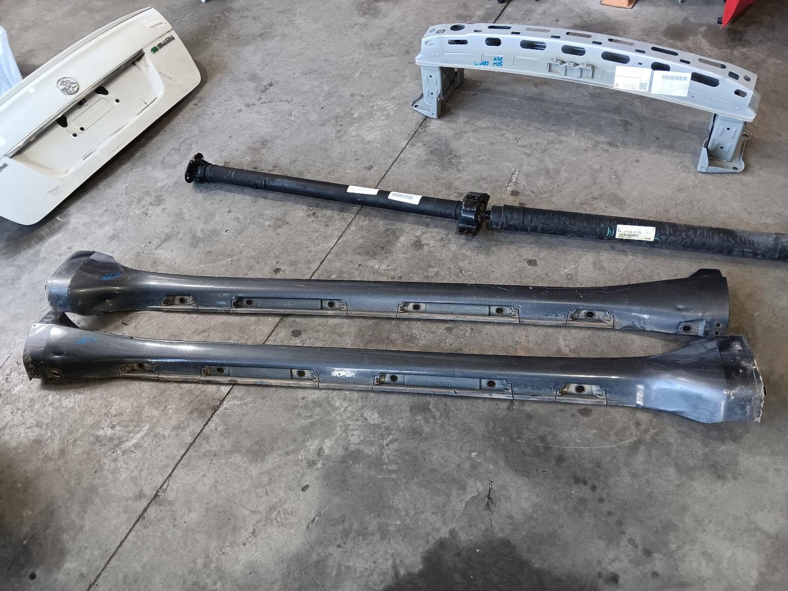 Used auto part listing image: 2014 TOYOTA PRADO SIDE STEP SKIRT 150 SERIES, SILL MOULD (PAIR), 08/09-11/23 0000377703