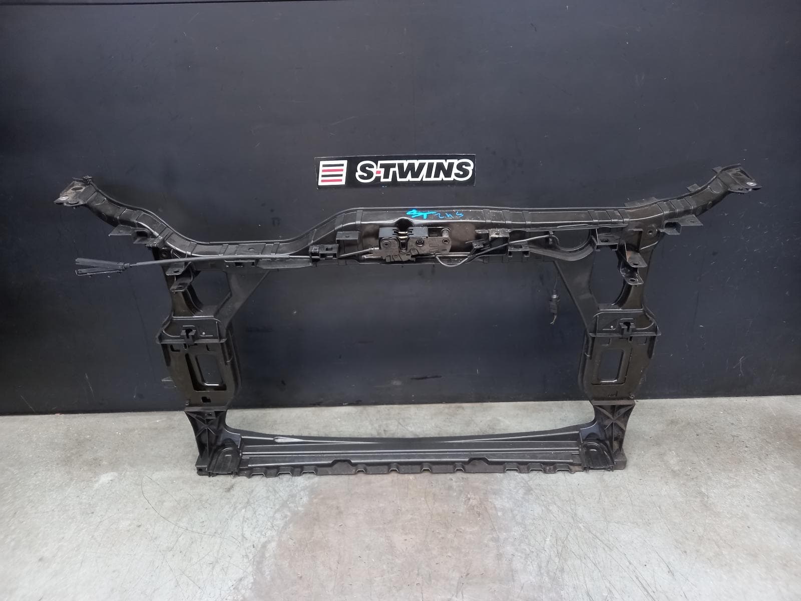 Used auto part listing image: 2013 AUDI Q5 RADIATOR SUPPORT 8R, BOLT ON TYPE, 08/13-01/17 0000381272