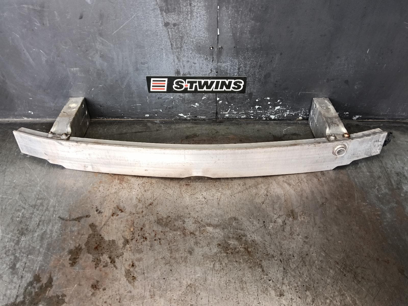Used auto part listing image: 2013 MERCEDES A CLASS F BAR REINFORC BRACK MAIN REINFORCEMENT, W176, 09/12-03/18 0000387072