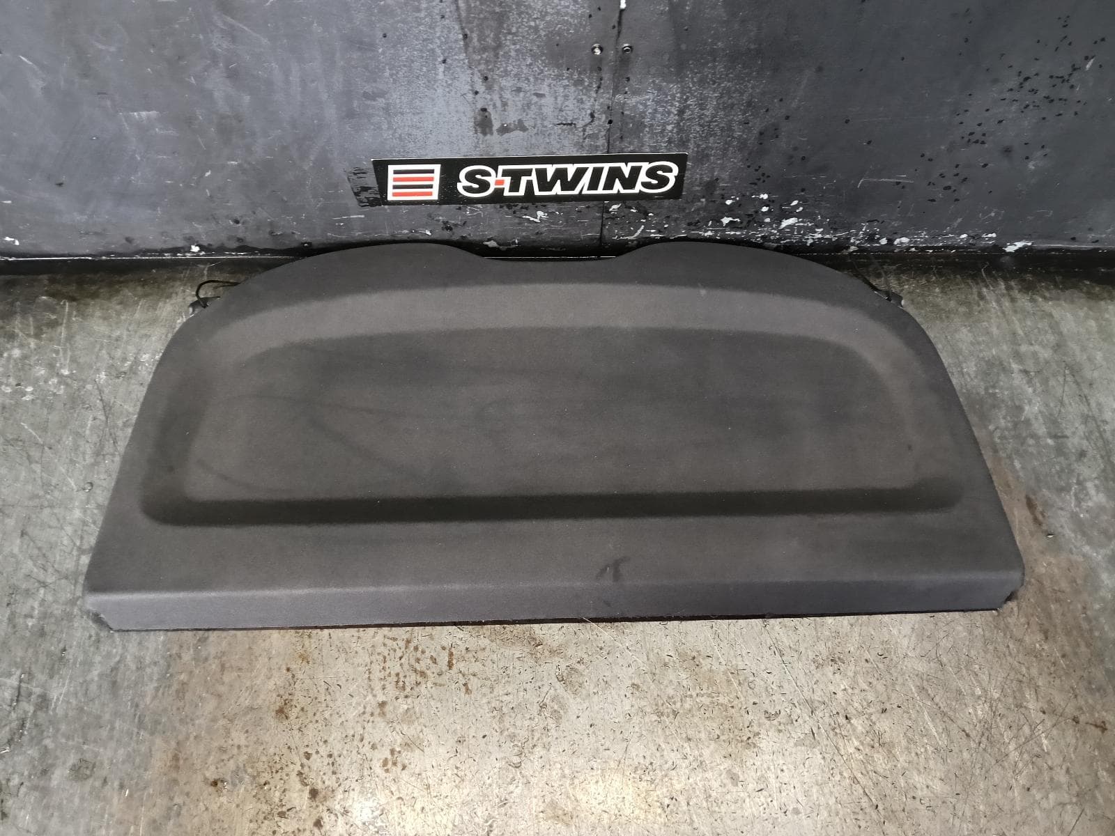 Used auto part listing image: 2013 MERCEDES A CLASS PARCEL SHELF CARGO BLIND W176, PARCEL SHELF, 09/12-03/18 0000386933