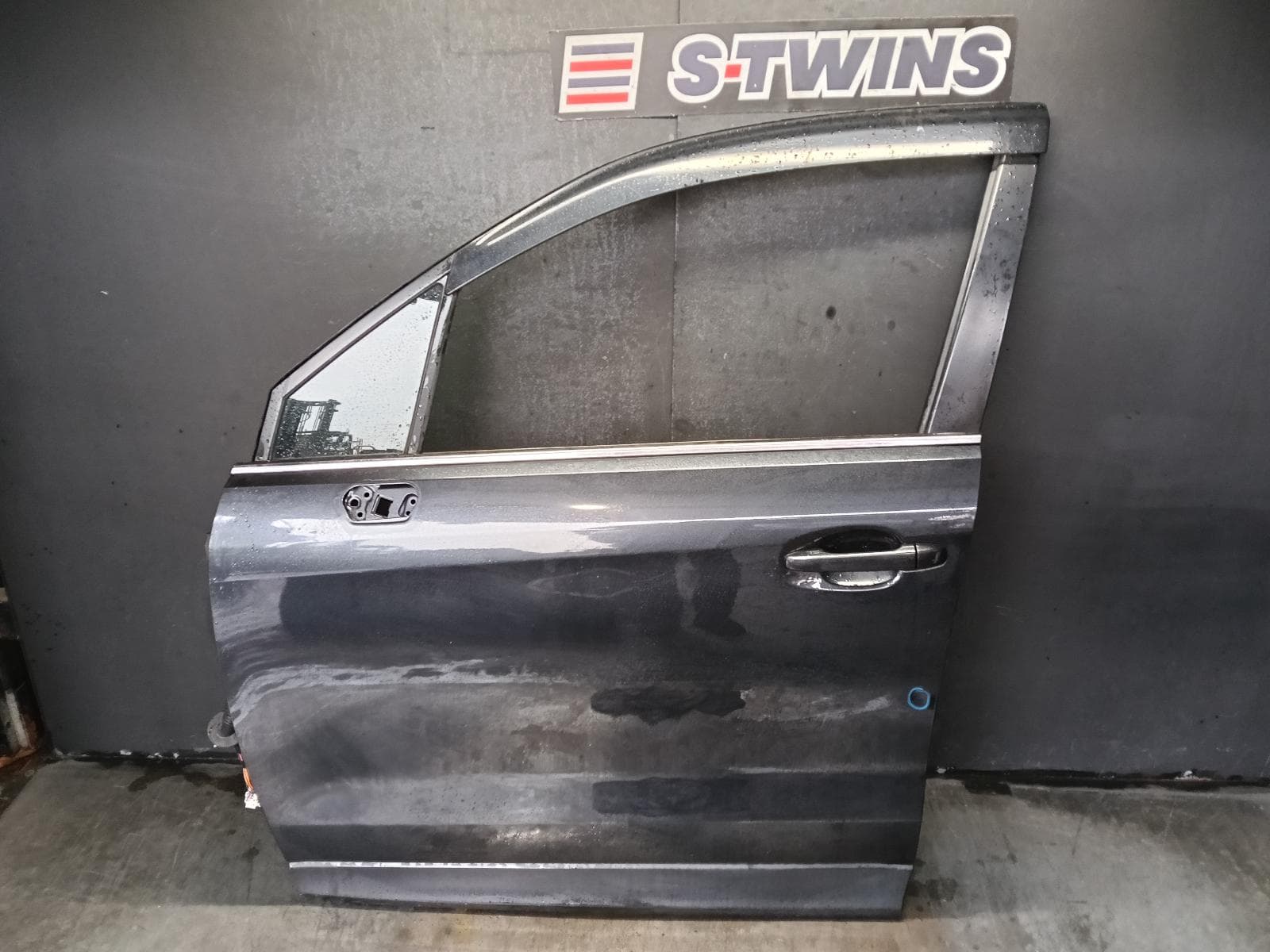 Used auto part listing image: 2013 SUBARU FORESTER LEFT FRONT DOOR SJ, 12/12-08/18 0000381691
