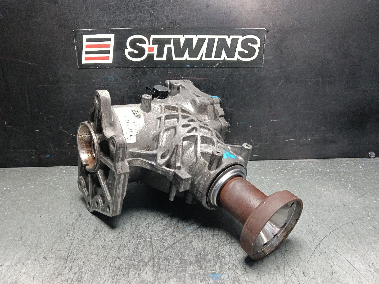 Used auto part listing image: 2016 LAND ROVER RANGE ROVER EVOQUE TRANSFER CASE AUTO, DIESEL, 2.0, EFFICIENT DRIVELINE, L538, 09/15-01/19 0000391780