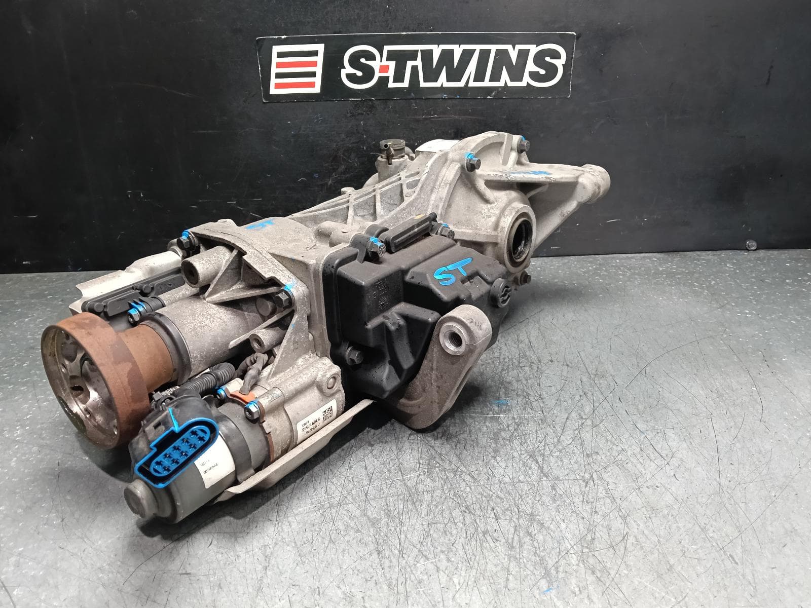 Used auto part listing image: 2016 LAND ROVER RANGE ROVER EVOQUE DIFFERENTIAL CENTRE REAR, 2.0, DIESEL, EFFICIENT DRIVELINE, L538, 09/15-01/19 0000391792
