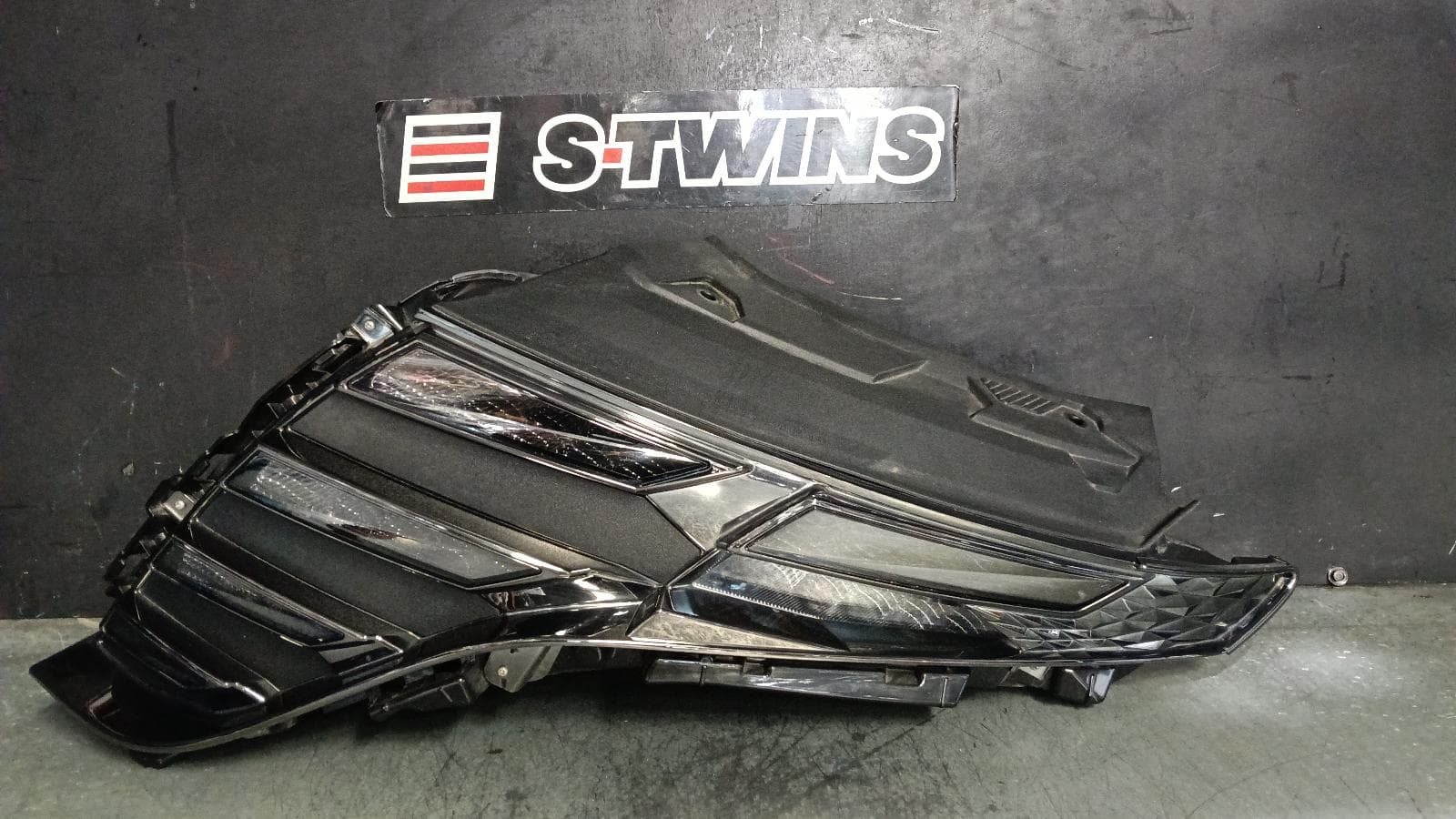Used auto part listing image: 2023 HYUNDAI TUCSON DAYTIME RUNNING LAMP, N LINE, NX4, 02/21-01/24 0000402204