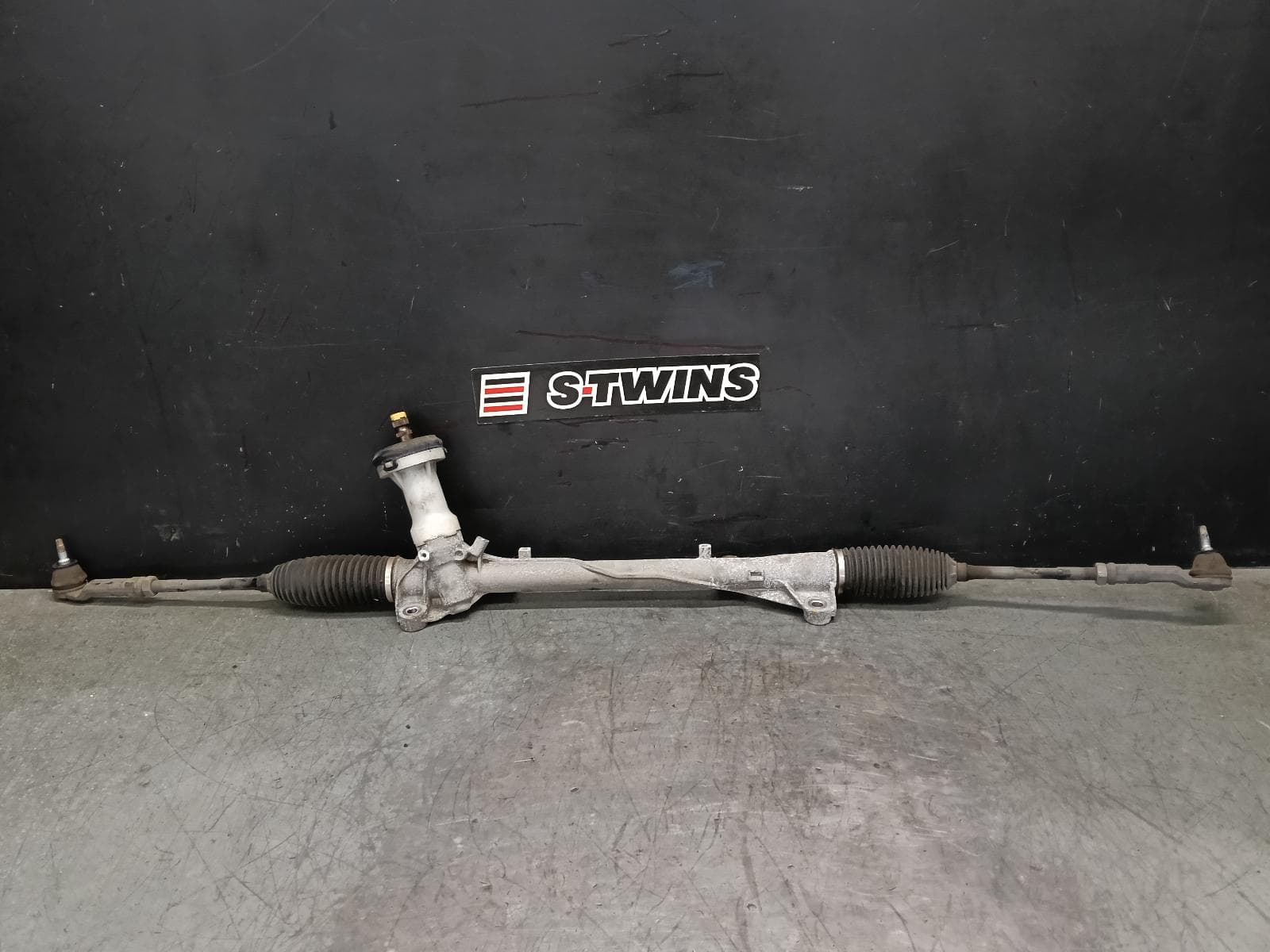 Used auto part listing image: 2019 HYUNDAI KONA STEERING BOX RACK OS, 09/17-07/23 0000409294
