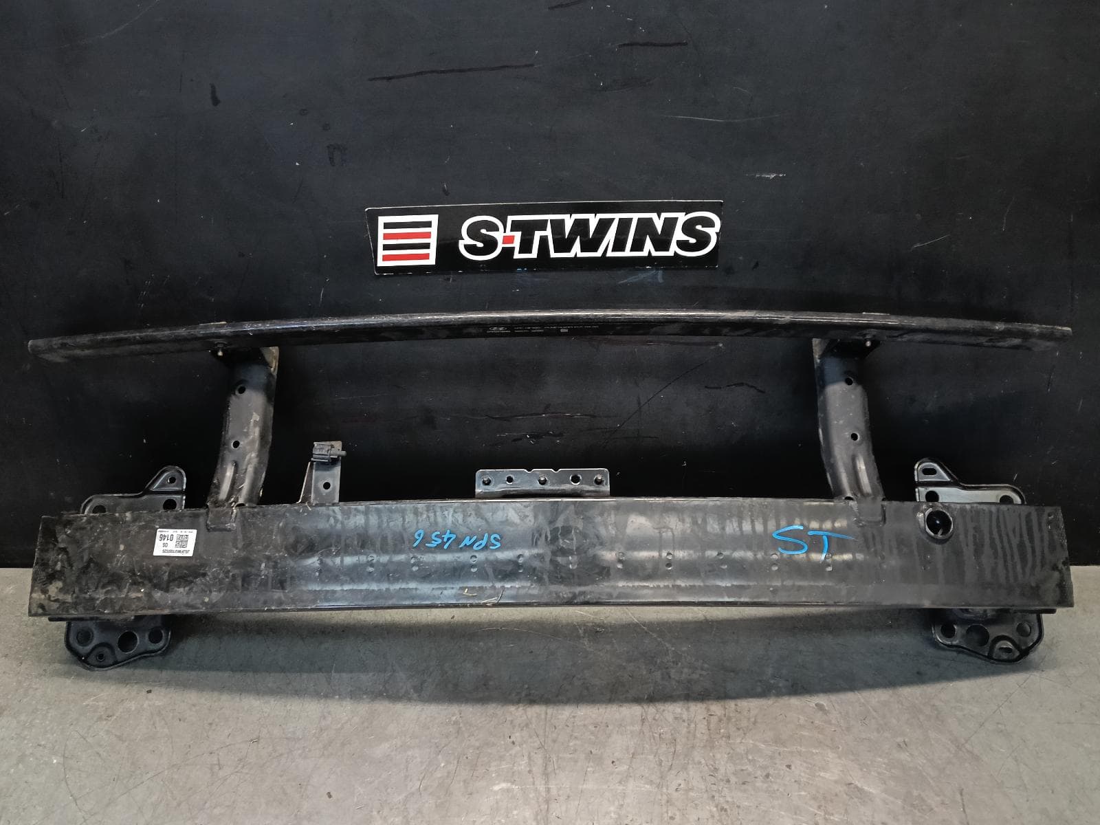 Used auto part listing image: 2019 HYUNDAI KONA F BAR REINFORC BRACK MAIN REINFORCEMENT, STANDARD TYPE, OS, 09/17-07/23 0000408781