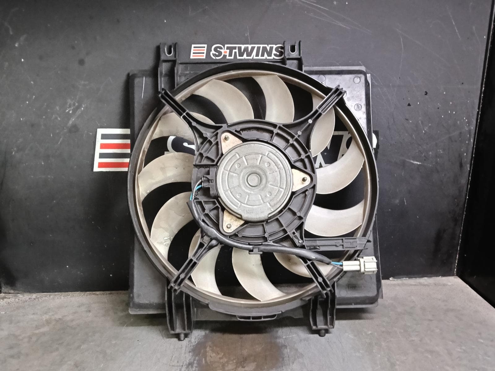 Used auto part listing image: 2013 SUBARU IMPREZA FAN A/C FAN, 2.5, TURBO, GREY PLUG, G3, 11 BLADES, 04/07-12/13 0000386280