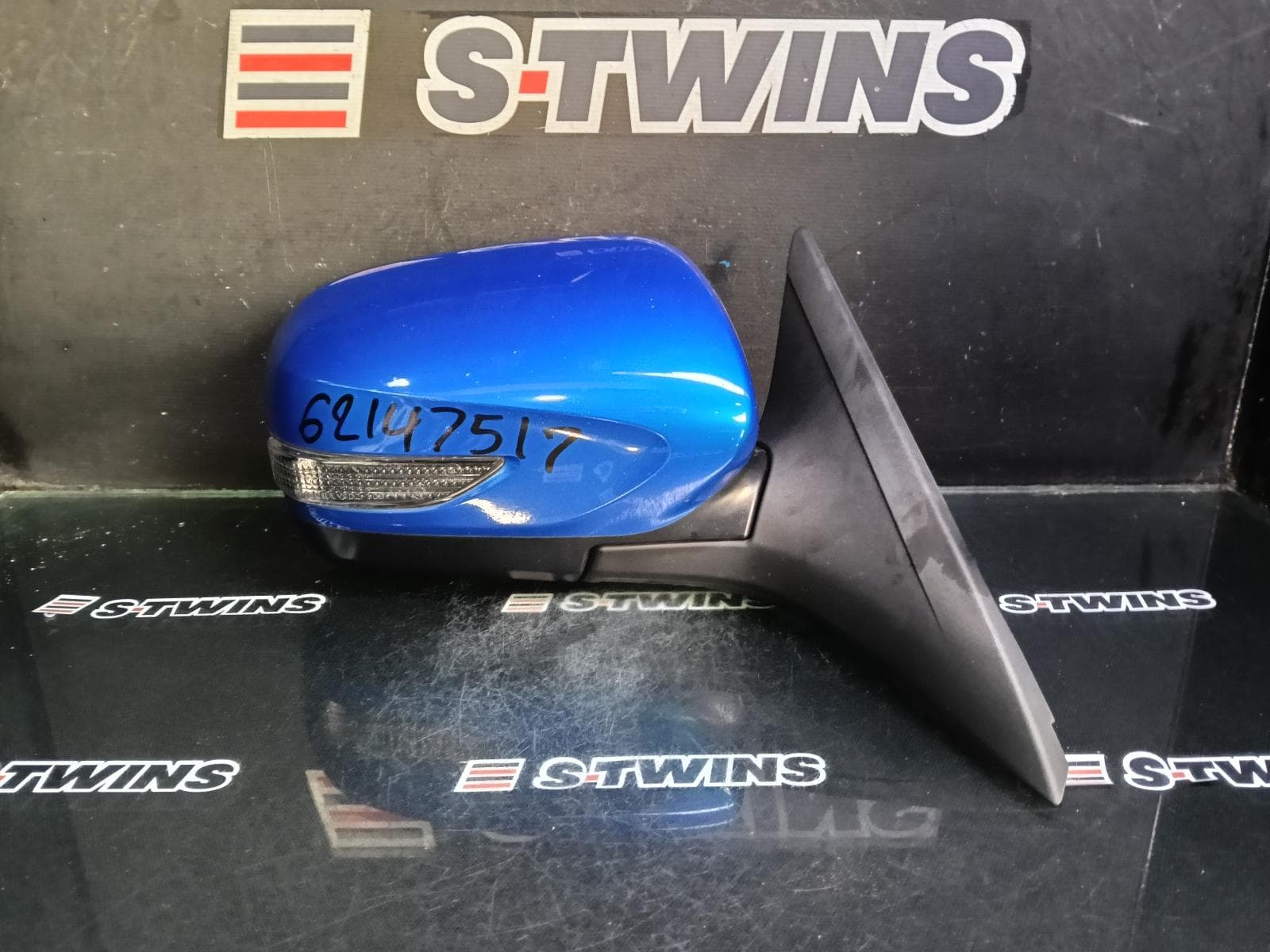 Used auto part listing image: 2013 SUBARU IMPREZA RIGHT DOOR MIRROR G3, WRX, W/ INDICATOR TYPE (5 WIRE), 09/10-12/13 0000385941