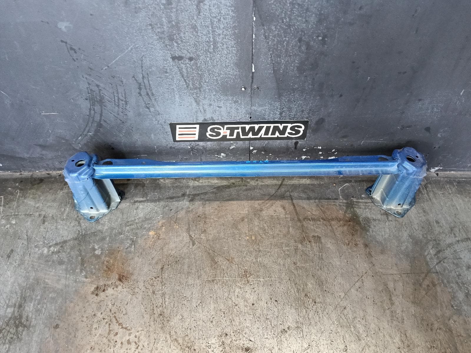 Used auto part listing image: 2013 SUBARU IMPREZA R BAR BRACKET REINFO MAIN REINFORCEMENT, G3, SEDAN, 09/08-12/13 0000386169