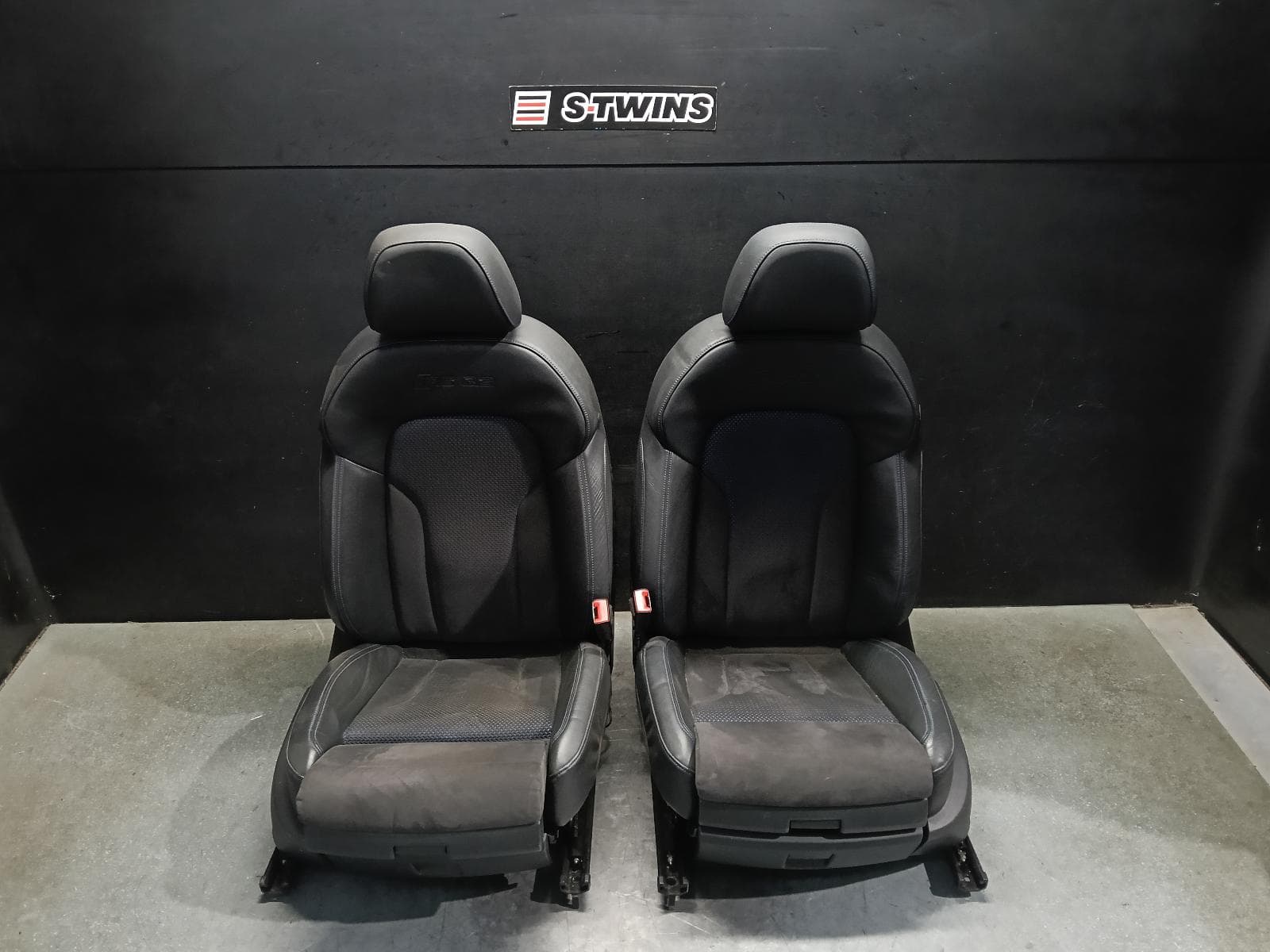 Used auto part listing image: 2017 AUDI Q3 COMPLETE INTERIOR 8U, RSQ3, LEATHER, BLACK, 11/13-12/18 0000399910