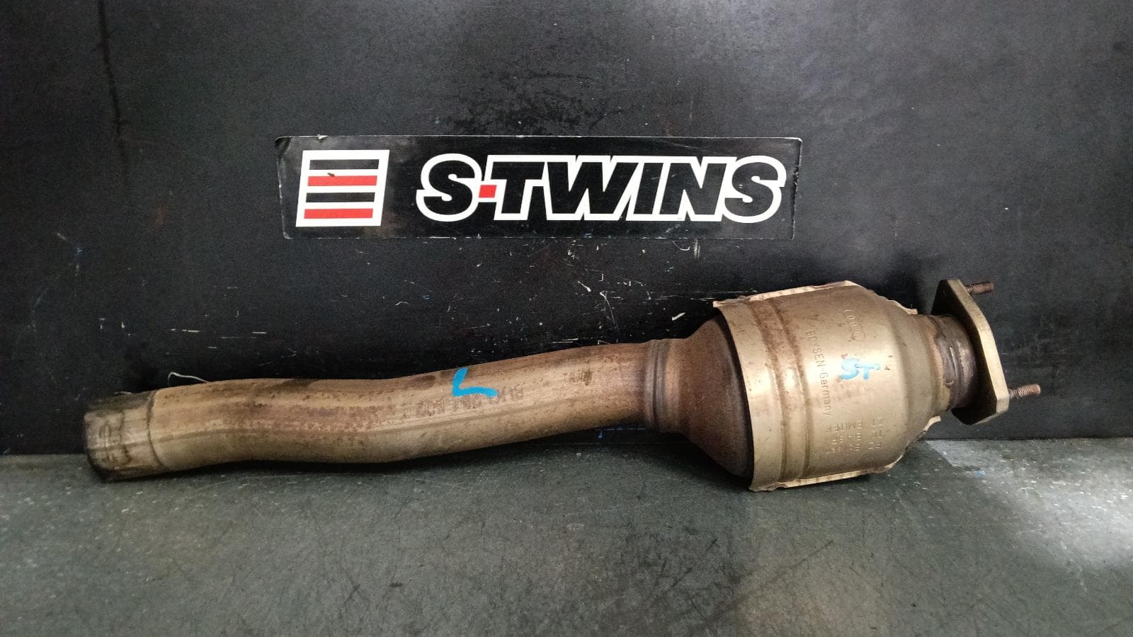 Used auto part listing image: 2017 AUDI Q3 CATALYTIC CONVERTER UNDER CAR-CAT TYPE, 2.5, PETROL, CTSA/CZGA/CZGB/DAZA CODE, LH SIDE, 11/13-12/18 0000399908