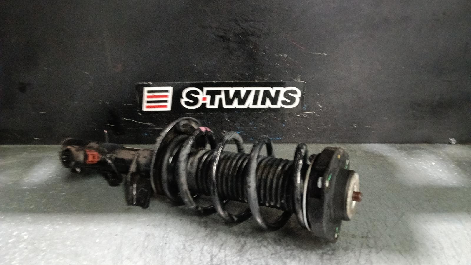 Used auto part listing image: 2017 AUDI Q3 LEFT FRONT STRUT 8U, 2.5, PETROL, CTSA/CZGA/CZGB CODE, ELECTRONICALLY CONTROLLED TYPE, 11/13-12/18 0000399925