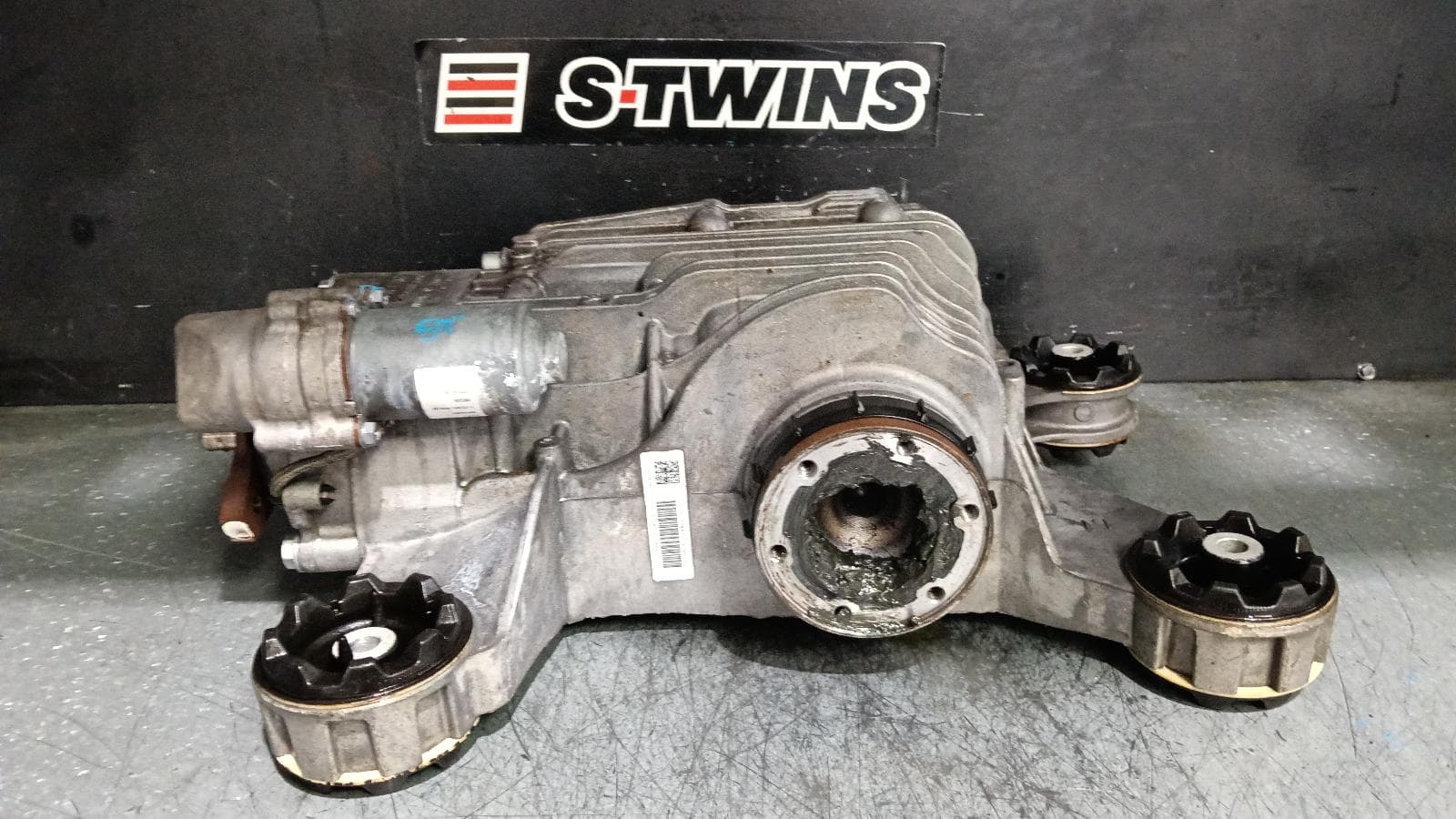 Used auto part listing image: 2017 AUDI Q3 DIFFERENTIAL CENTRE REAR, PETROL, QPG CODE, 8U, 11/13-12/18 0000399911