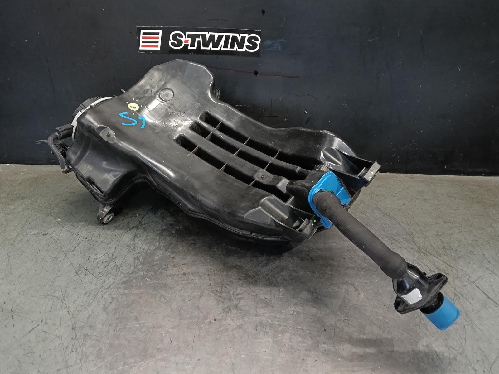 Used auto part listing image: 2018 AUDI Q7 ADBLUE TANK DIESEL, 4M, 09/15-03/20 0000405277