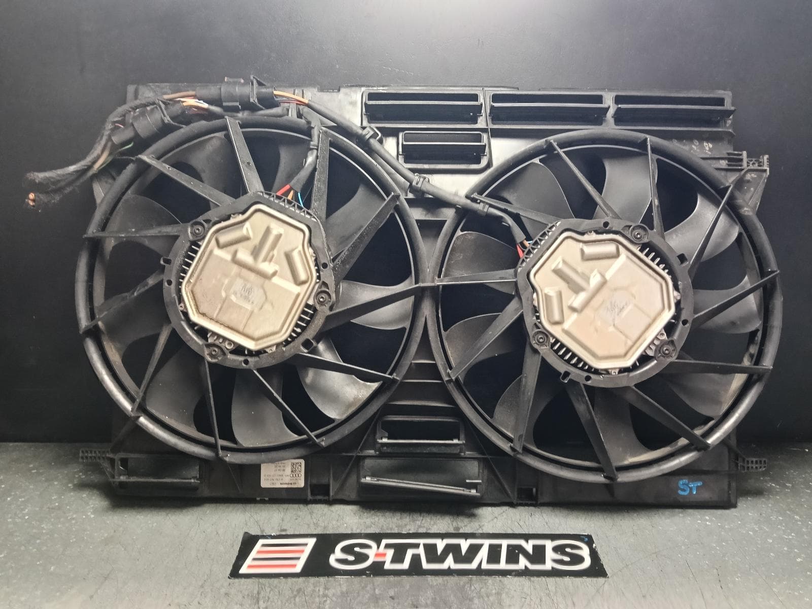 Used auto part listing image: 2018 AUDI Q7 FAN 4M, DUAL FAN ASSY, 600W, 07/15- 0000405278