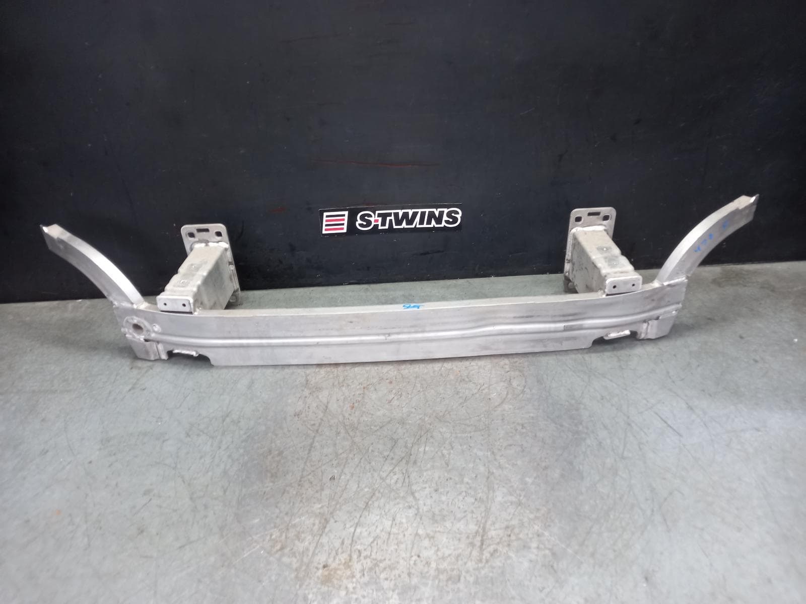 Used auto part listing image: 2018 AUDI Q7 F BAR REINFORC BRACK 4M, MAIN REINFORCEMENT, 07/15- 0000403663
