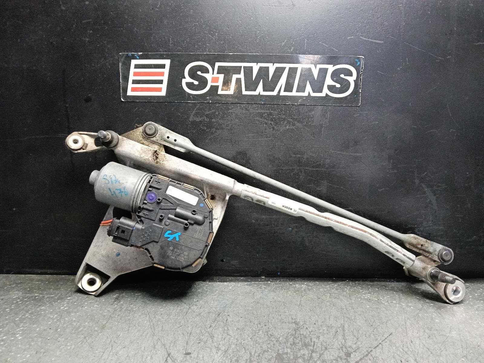 Used auto part listing image: 2018 AUDI Q7 WIPER MOTOR FRONT, 4M, 09/15-03/20 0000405288