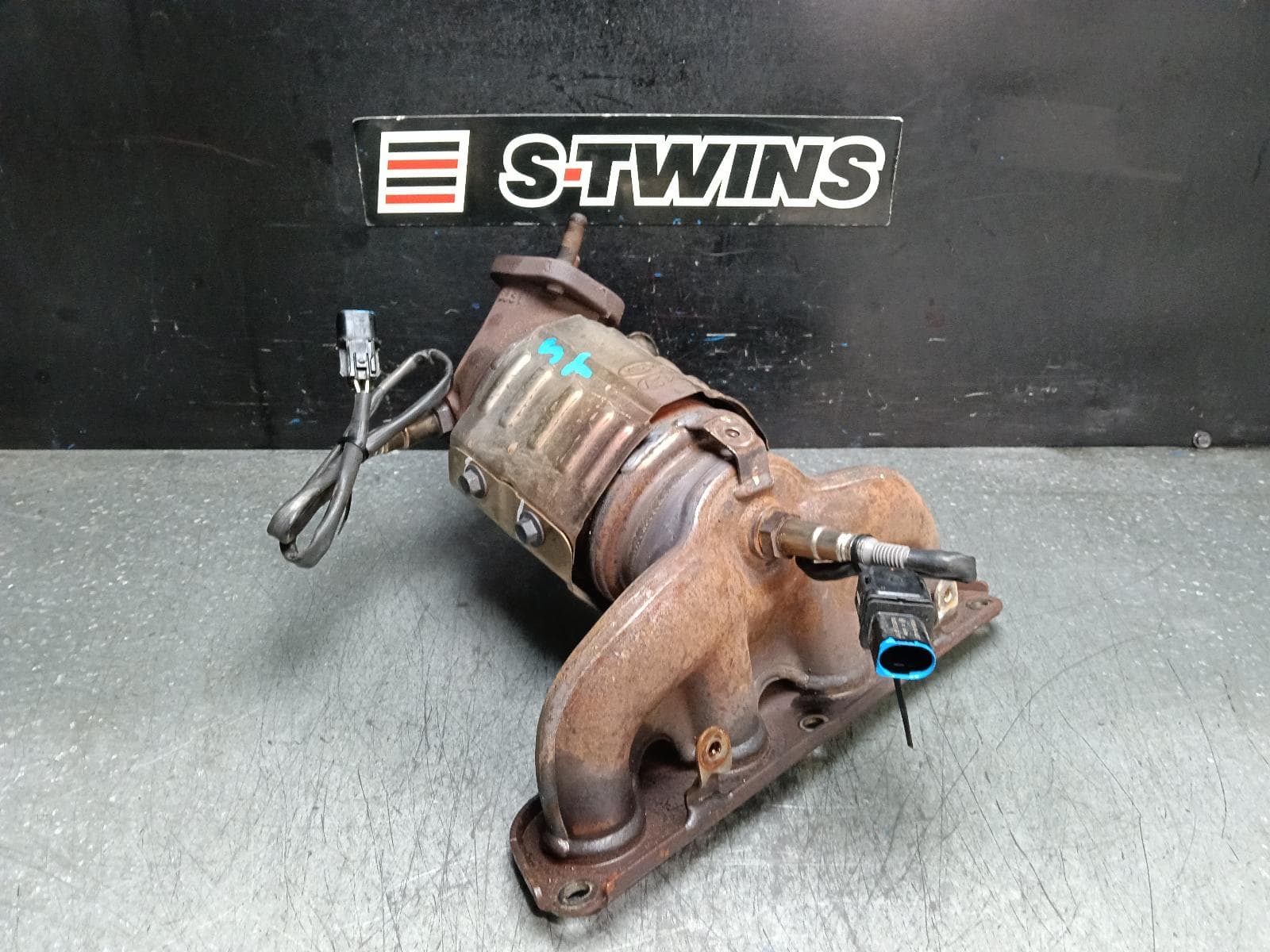 Used auto part listing image: 2017 HYUNDAI I30 CATALYTIC CONVERTER MANIFOLD-CAT TYPE, 1.8, PETROL, GD, 02/13-02/17 0000392718