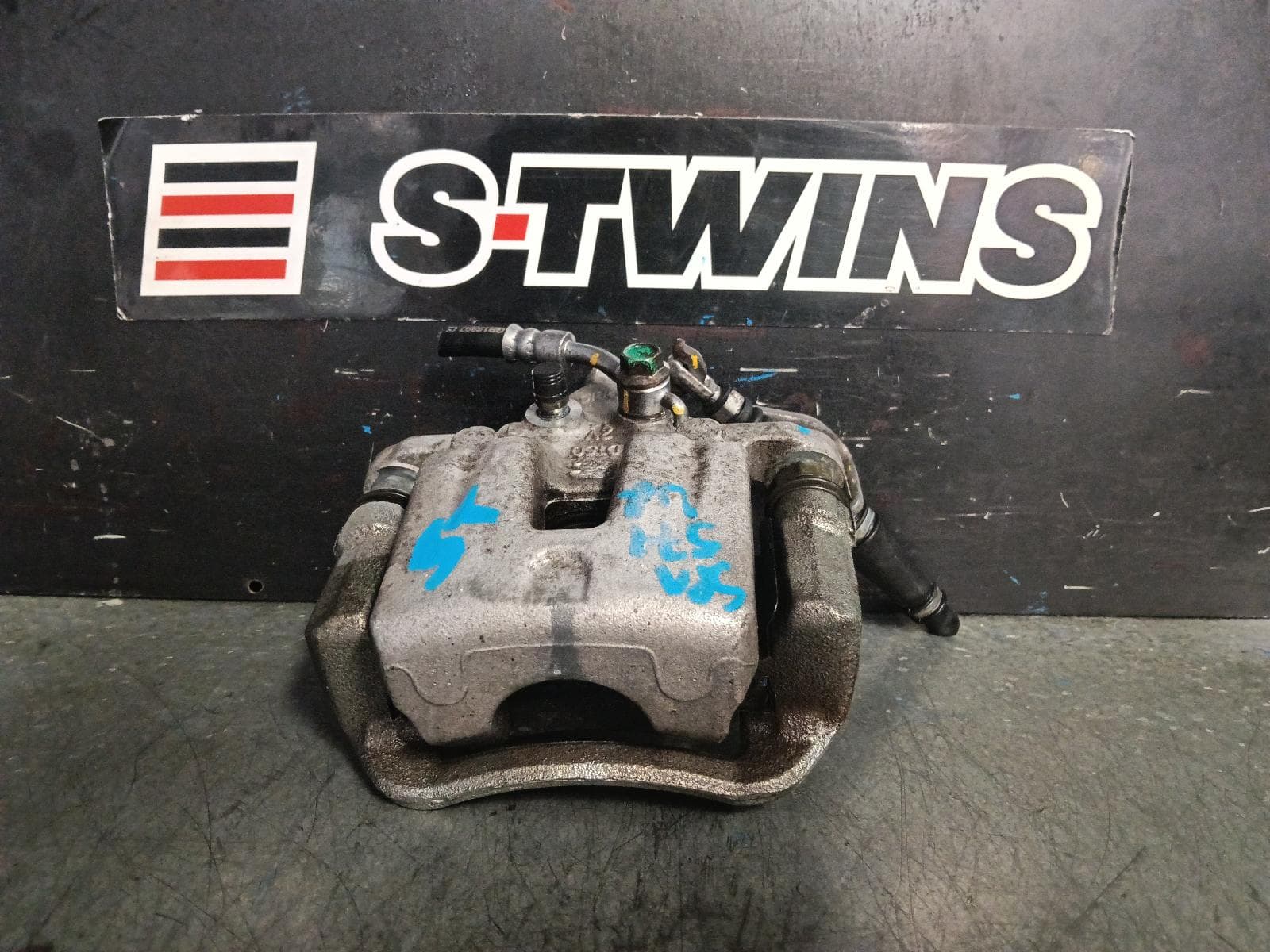 Used auto part listing image: 2017 HYUNDAI I30 CALIPER LH REAR, GD (S. KOREA-VIN KMHD), CABLE HAND BRAKE TYPE, 03/12-02/17 0000392735