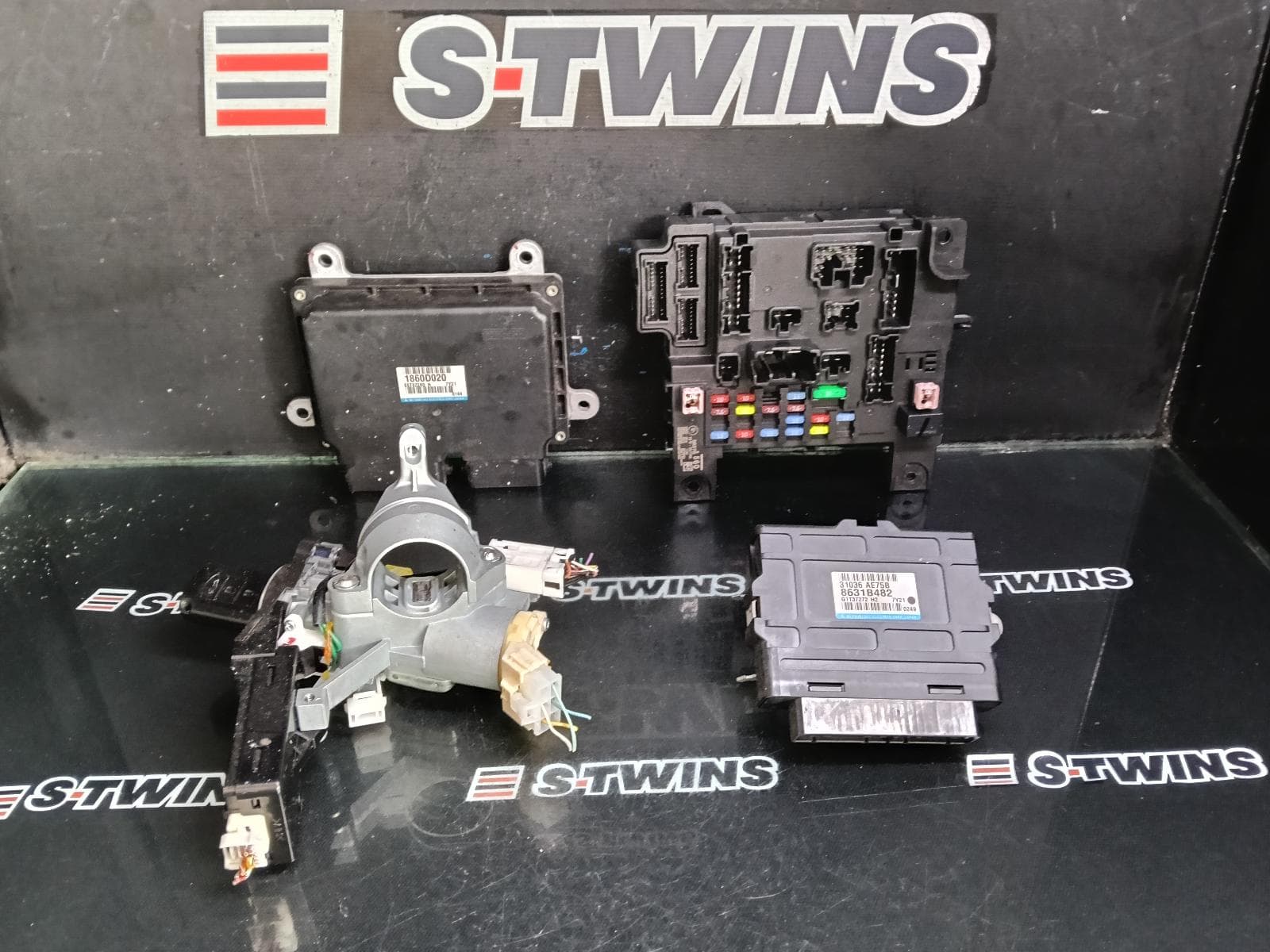 Used auto part listing image: 2017 MITSUBISHI LANCER ENGINE ECU, 2.0, PETROL, SEC SET (ECU/IMM/READER/KEY), CF, 11/15-12/17 0000382863