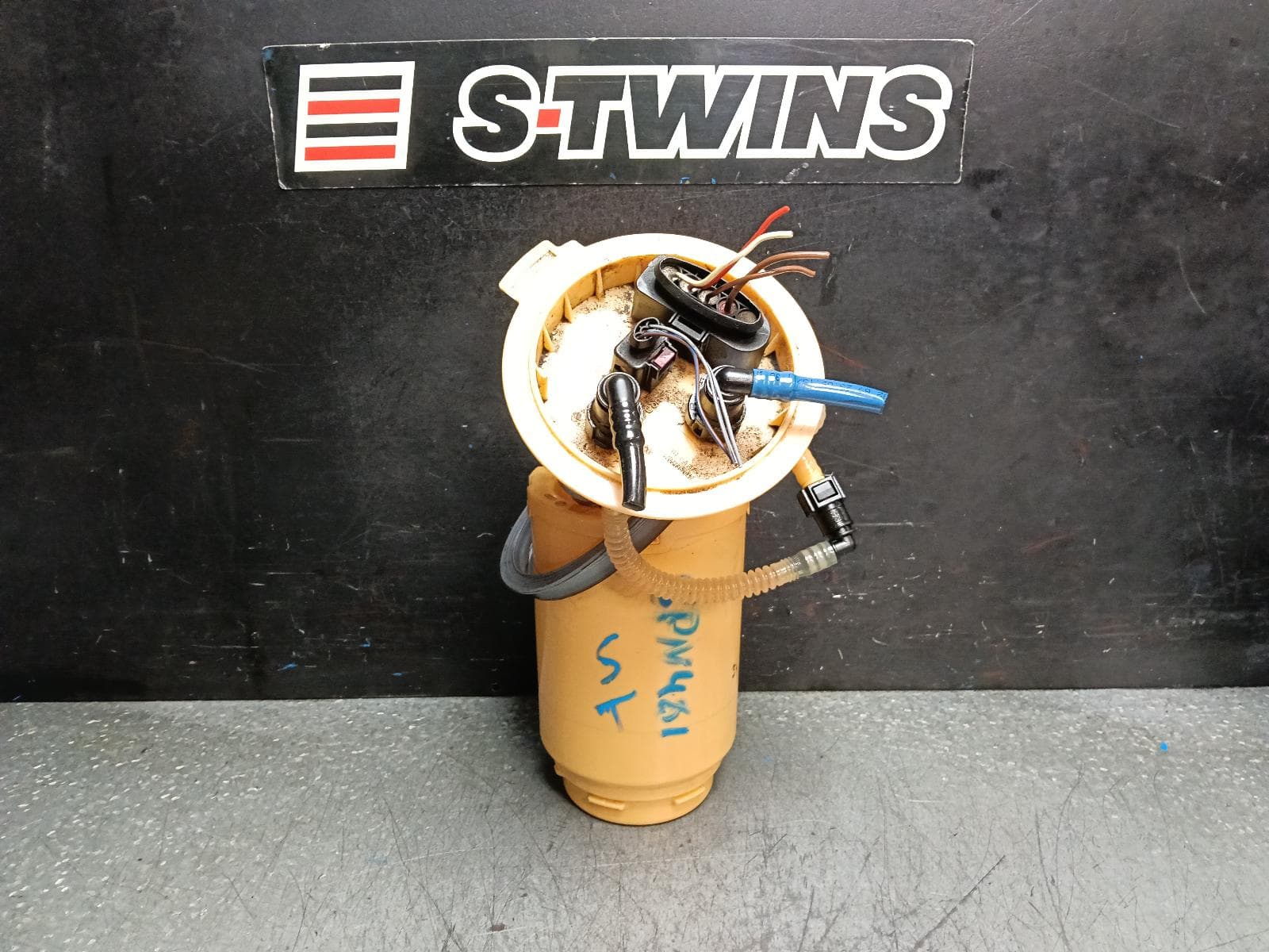 Used auto part listing image: 2016 VOLKSWAGEN TOUAREG FUEL PUMP DIESEL, 7P, 12/10-04/18 0000396630
